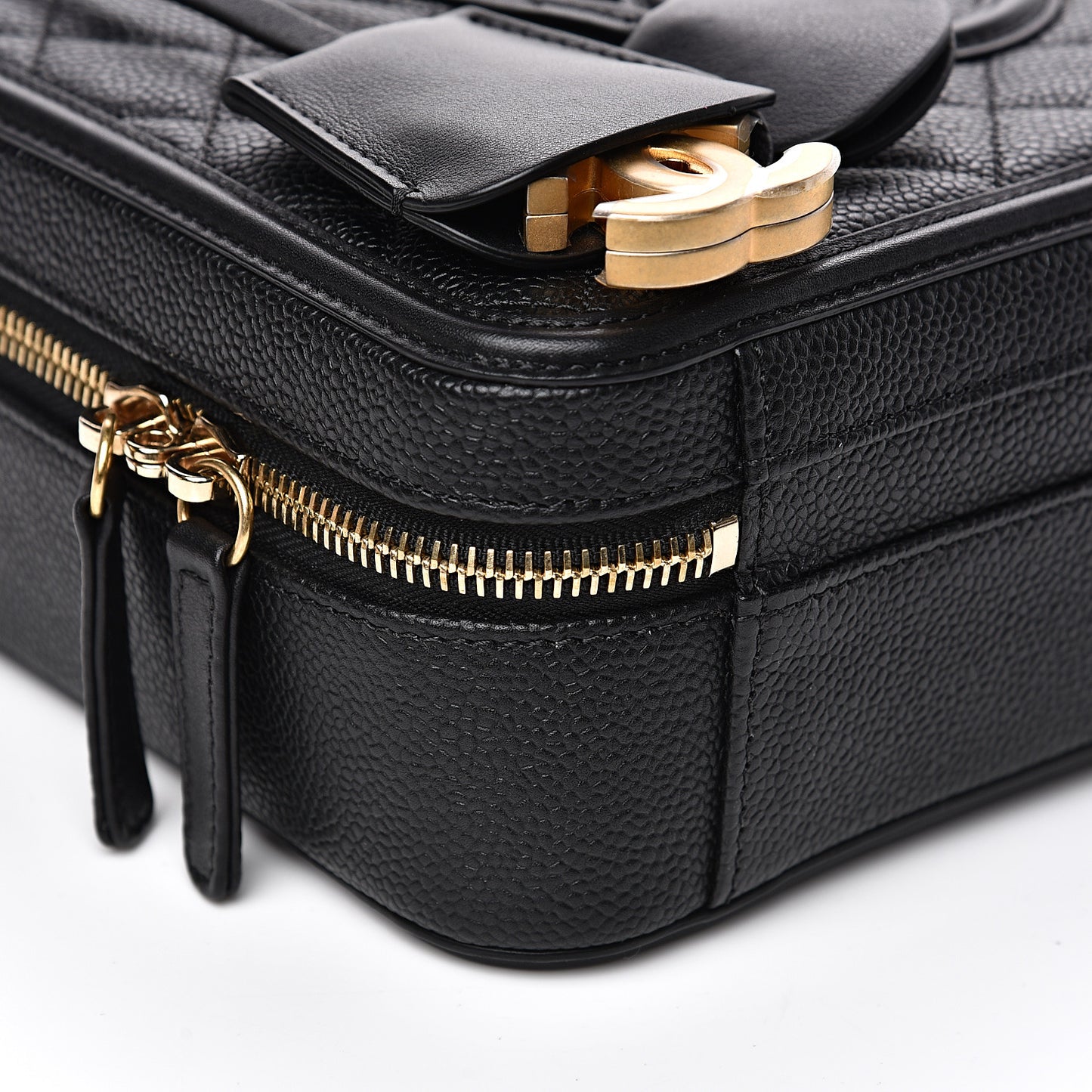 Caviar Quilted Medium CC Filigree Vanity Case Black