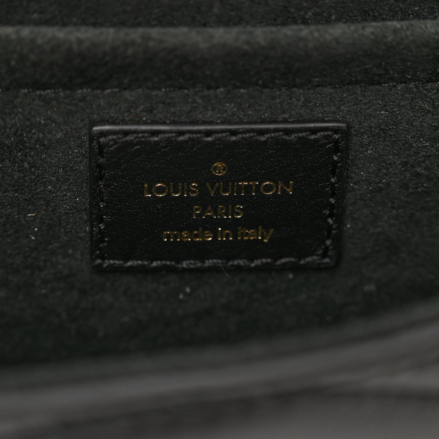 Calfskin New Wave Chain PM Black