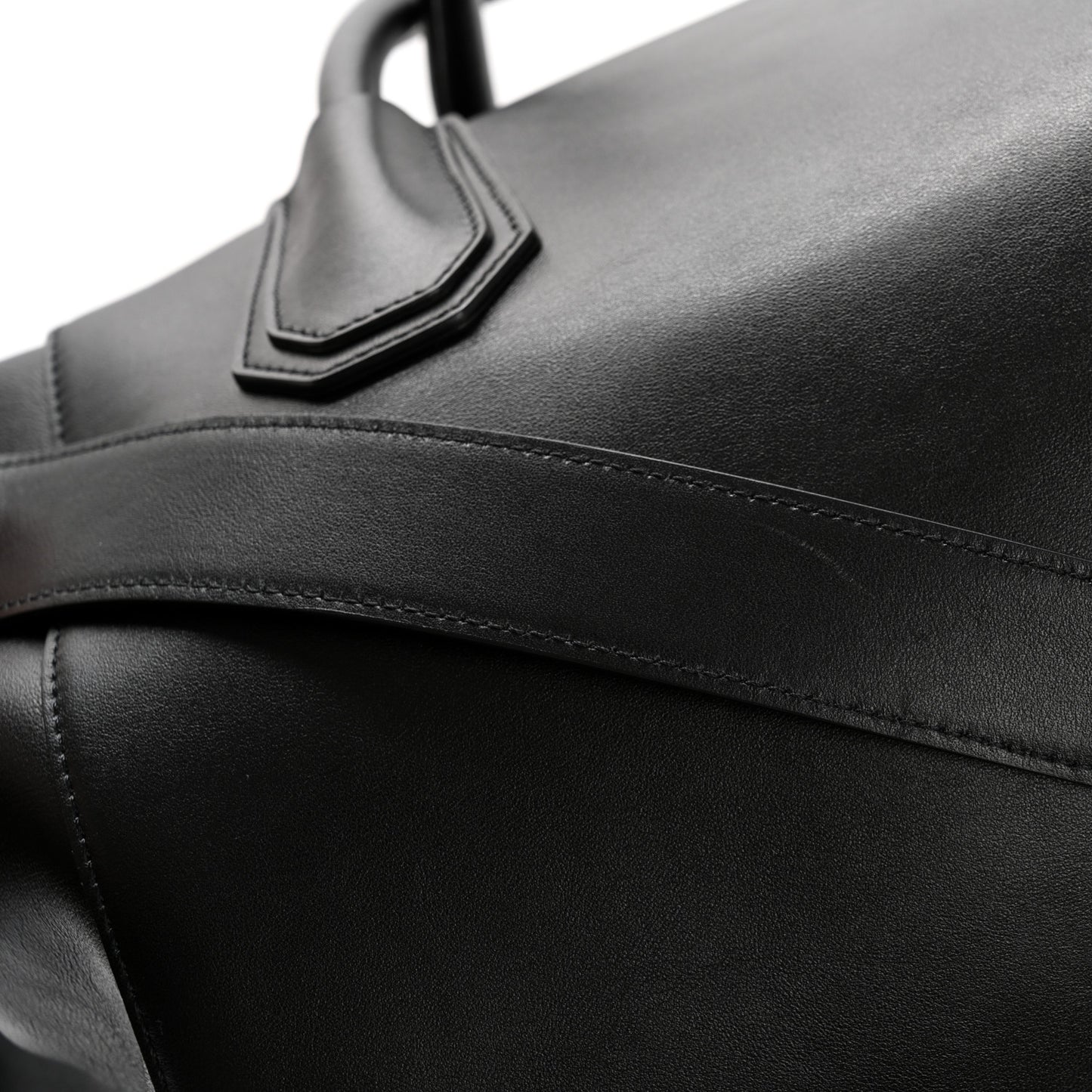 Smooth Calfskin Large Soft Antigona Black