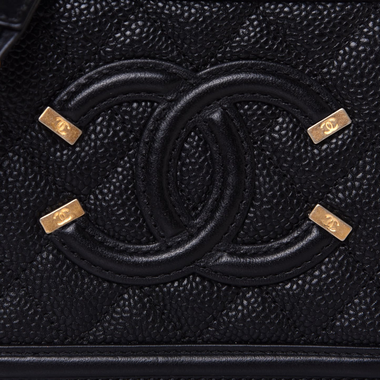 Caviar Quilted CC Filigree Vanity Clutch With Chain Black