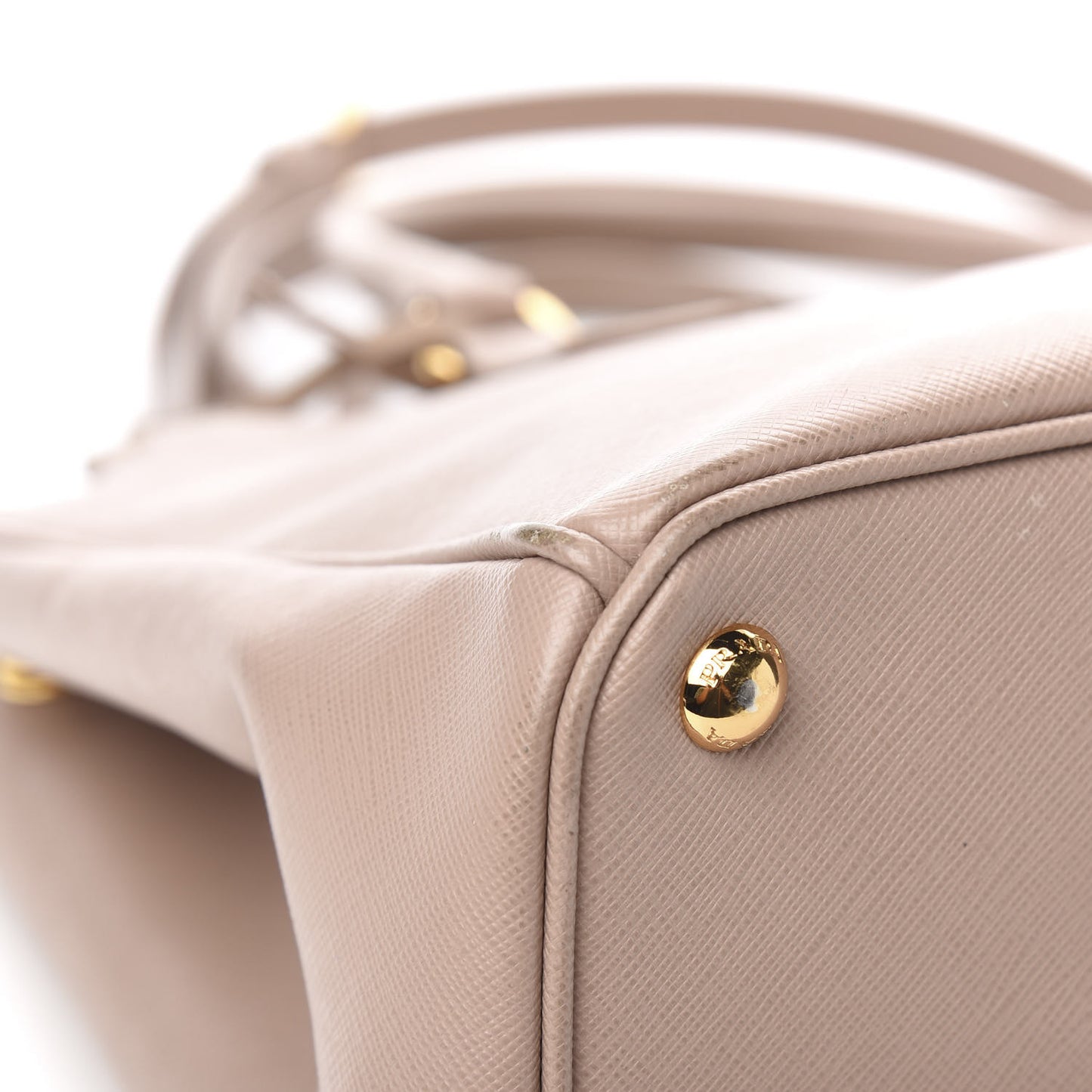 Saffiano Medium Galleria Double Zip Tote Cammeo