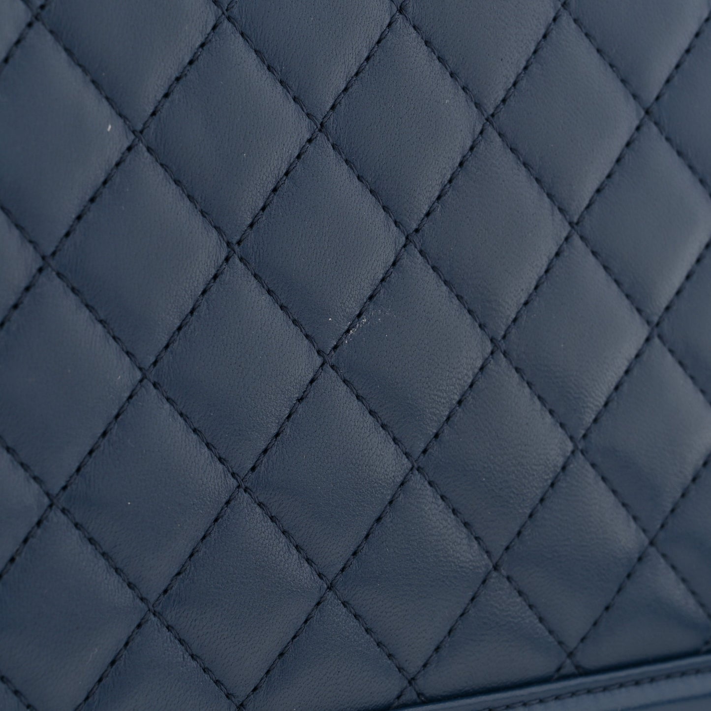 Lambskin Quilted New Medium Boy Flap Navy