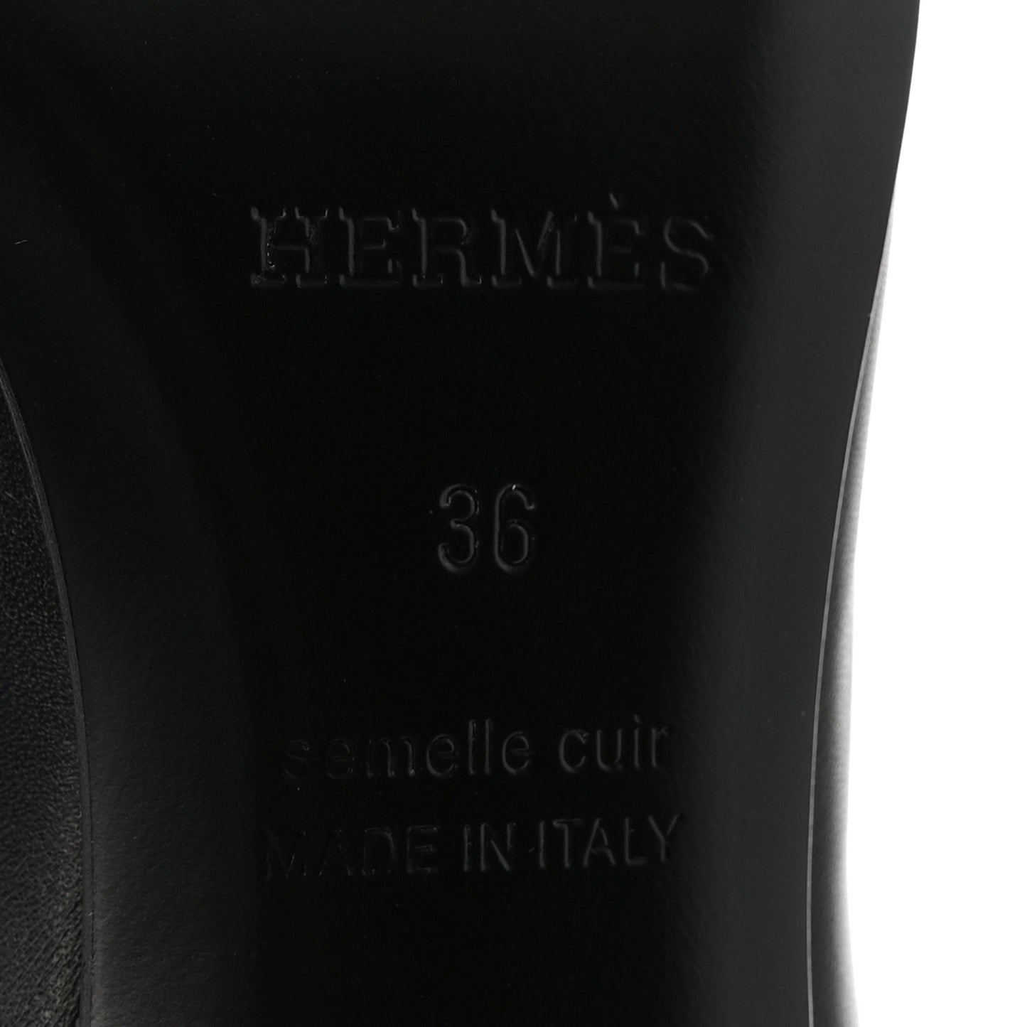 Calfskin Kiara 40 Pumps 36 Black