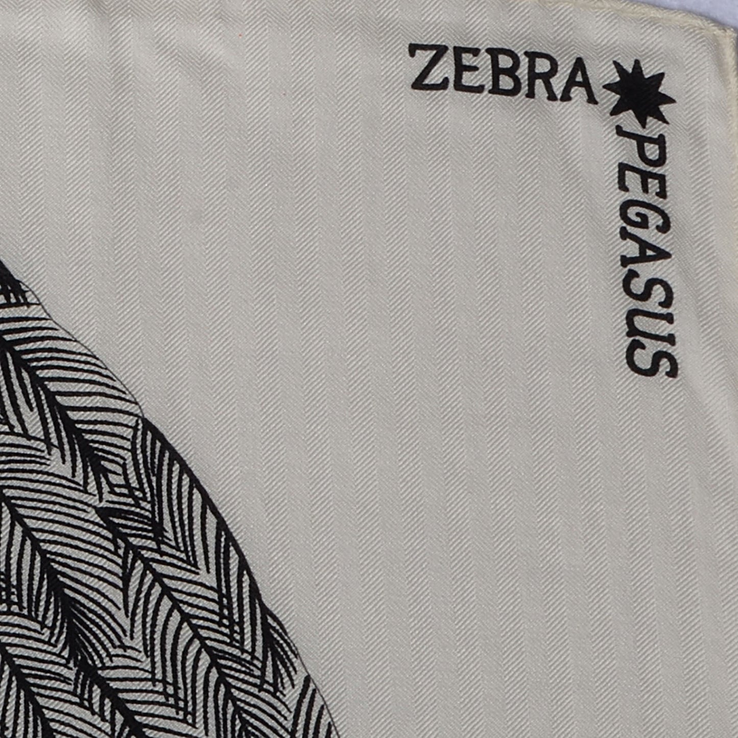 Cashmere Silk Zebra Pegasus Scarf GM 140 Blanc Noir Naturel
