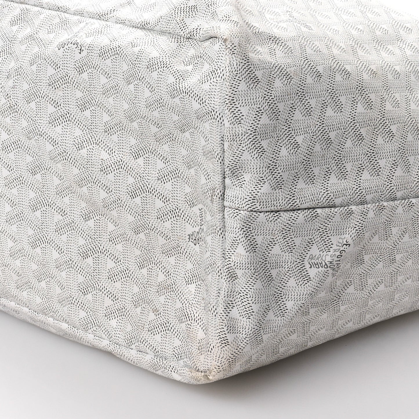 Goyardine Saint Louis GM White