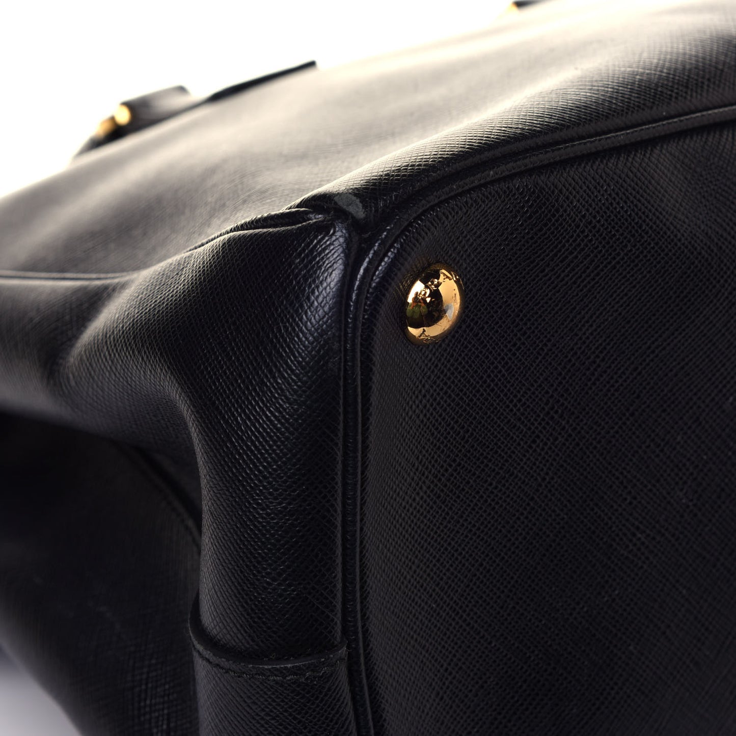 Saffiano Medium Galleria Double Zip Tote Black