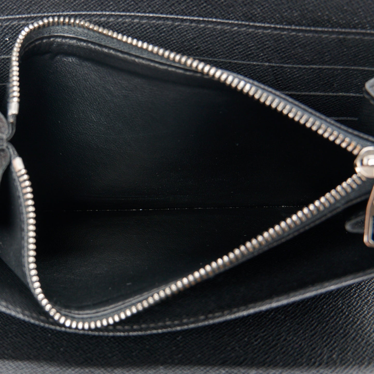 Damier Graphite Zippy Organizer Wallet
