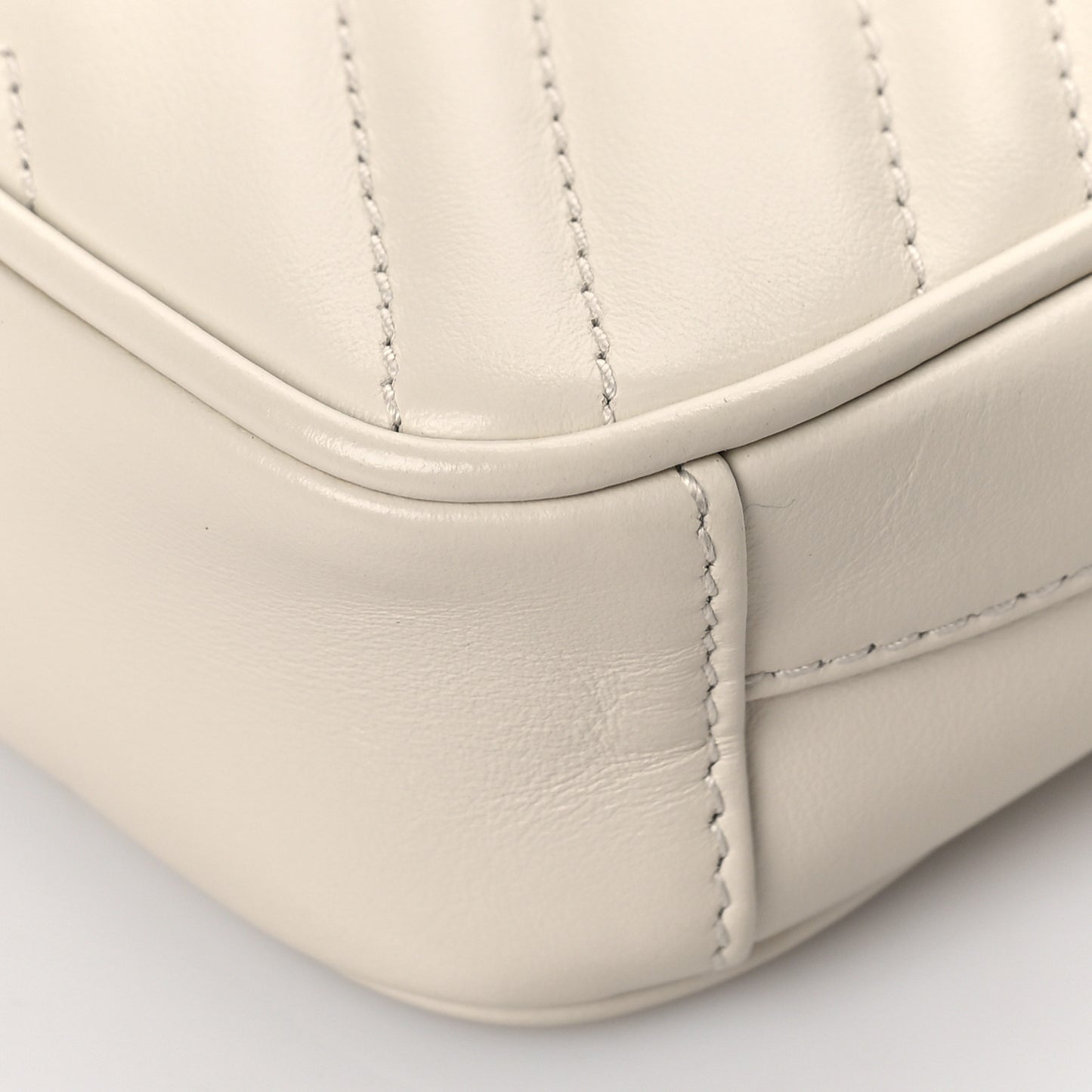 Calfskin Matelasse Mini GG Marmont Crossbody Bag White