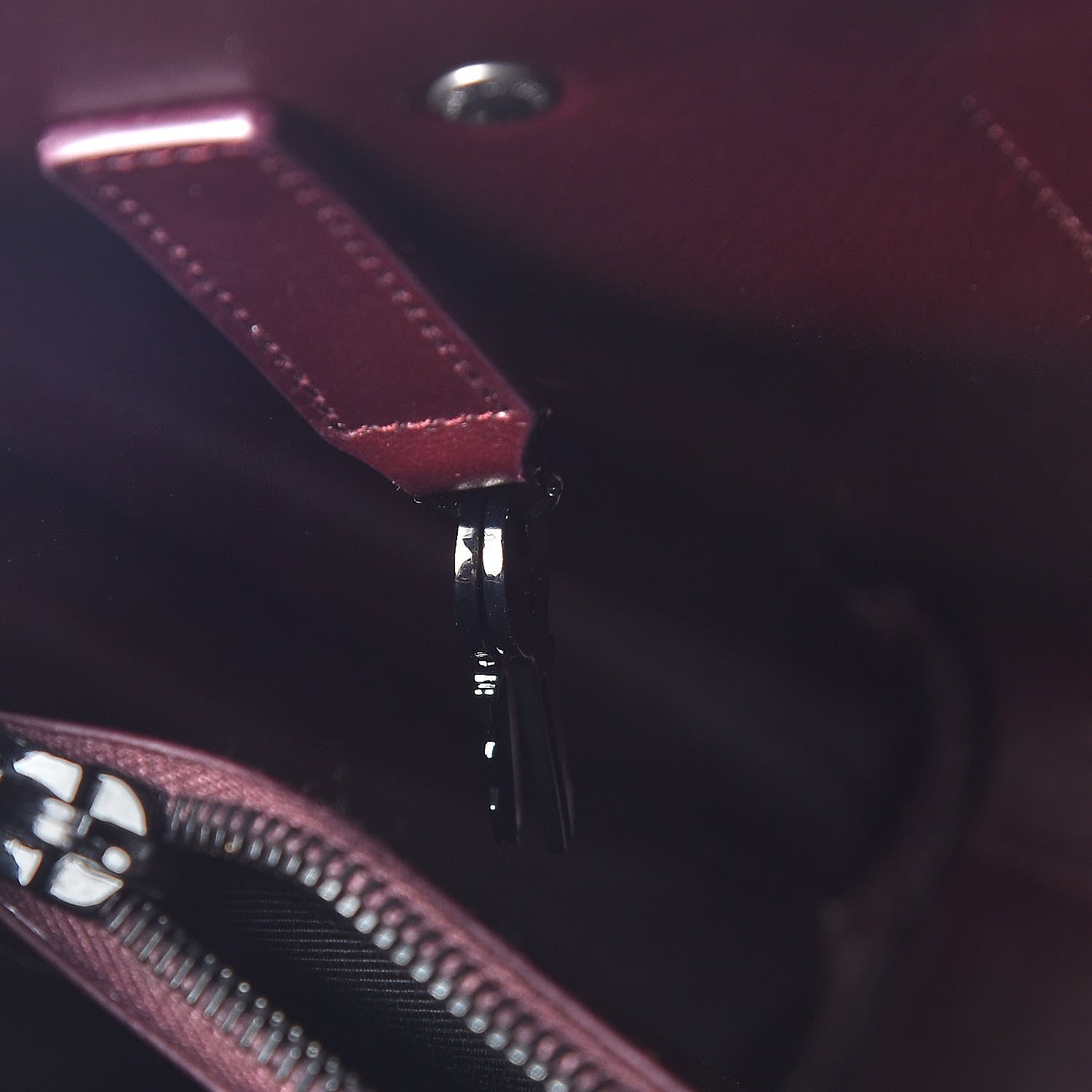 Saint Laurent Grained Calfskin Small Classic Sac De Jour Amaranto 9 of 11