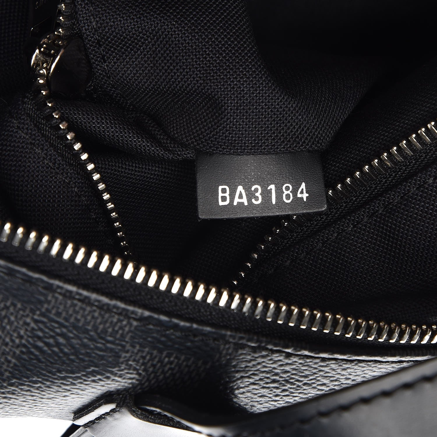 Louis Vuitton Damier Graphite Skyline 7 of 8