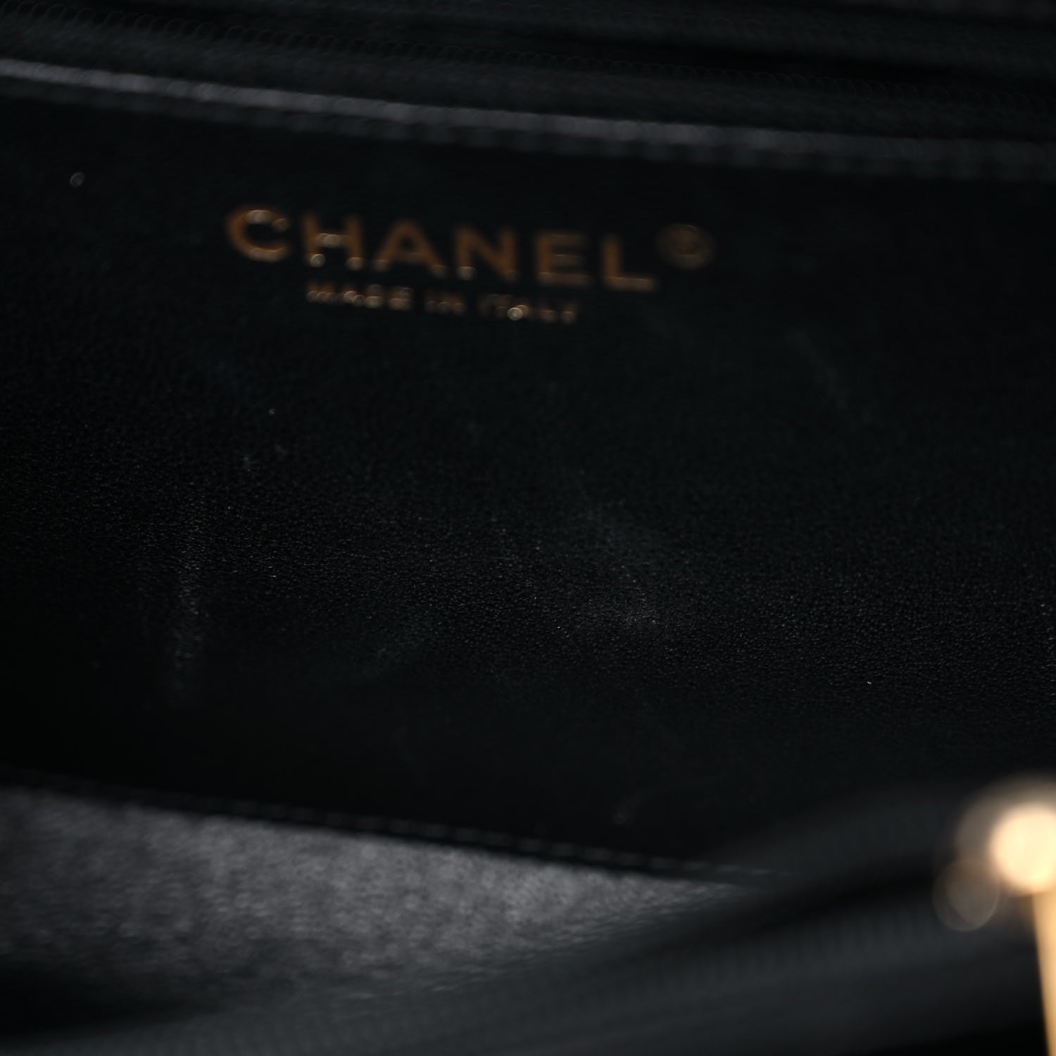 Chanel Caviar Quilted Medium CC Filigree Vanity Case White Black 15 of 19