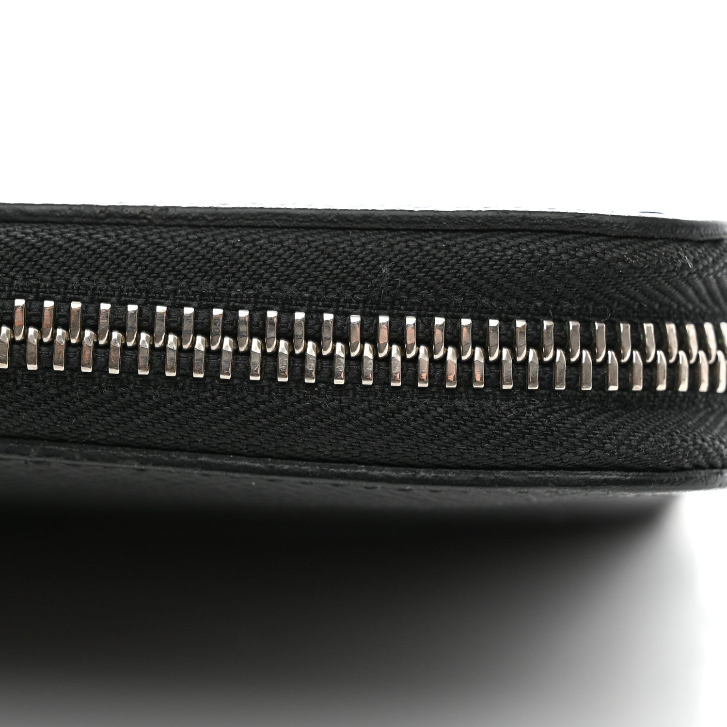 Louis Vuitton Taiga Zippy Organizer Wallet Black 10 of 10