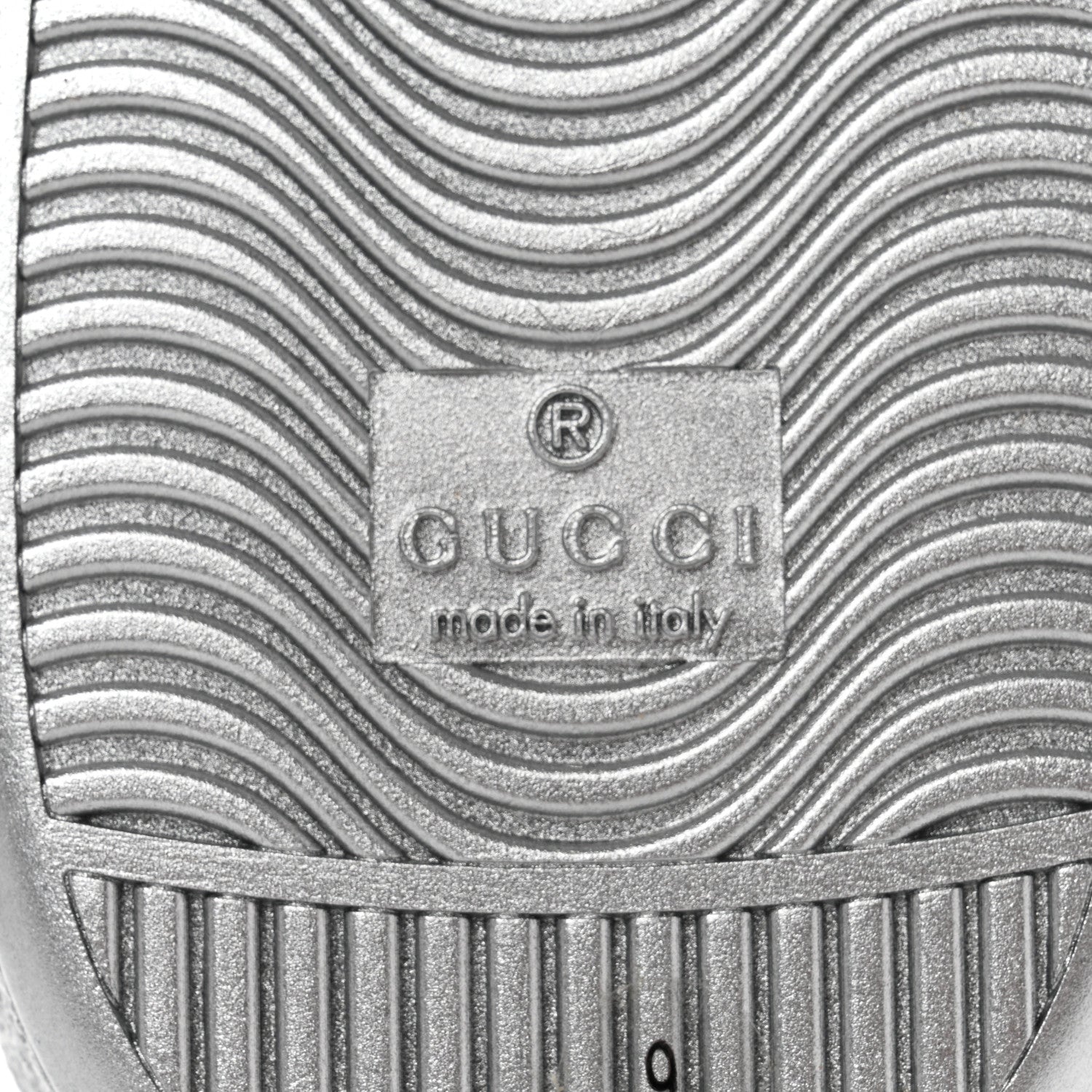 Gucci Metallic Nappa Interlocking G Perforated Mens Ace Sneakers 9 Silver 8 of 9