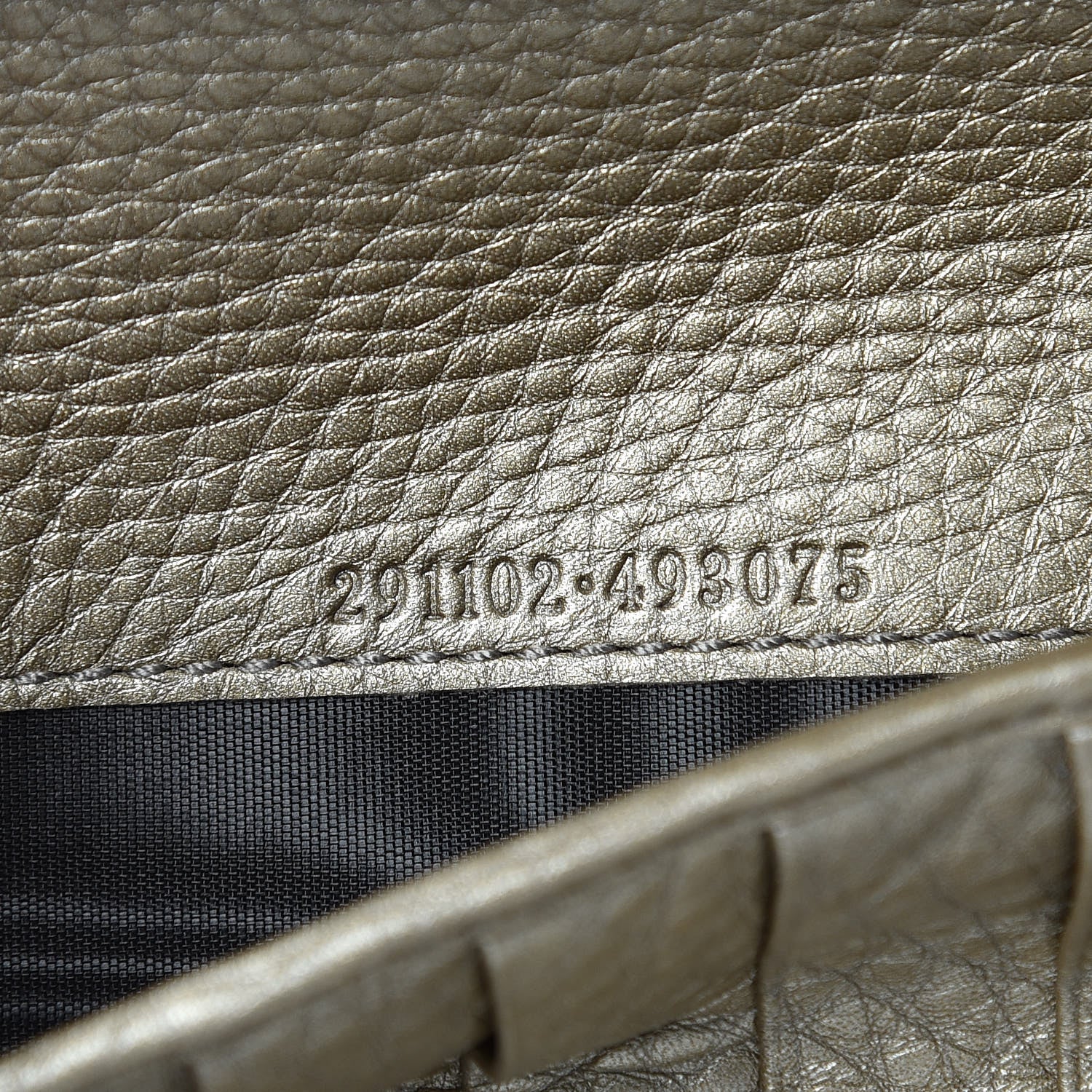 Gucci Metallic Pebbled Calfskin Soho Zip Around Wallet Golden Beige 7 of 10