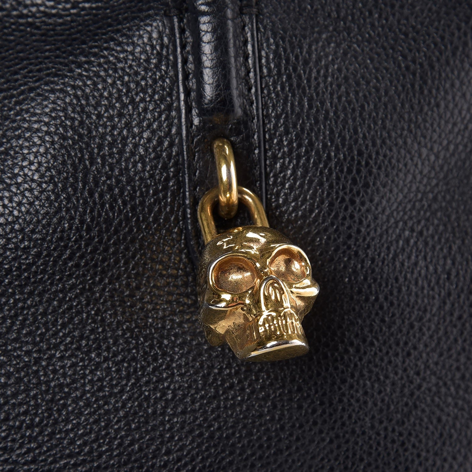 Alexander McQueen Pebbled Calfskin Large Skull Padlock Zip Around Tote Black 10 of 19