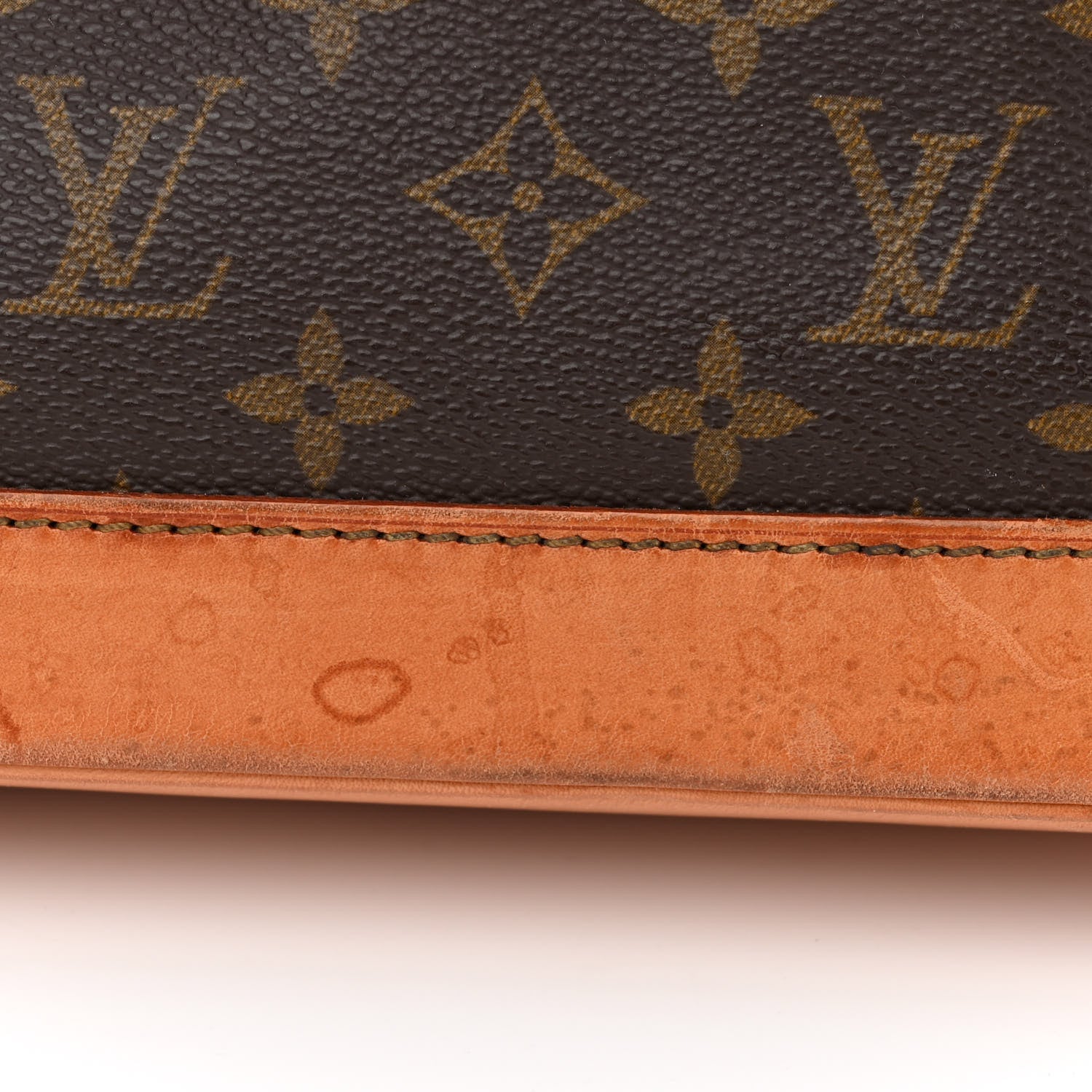 Louis Vuitton Monogram Alma PM 13 of 20
