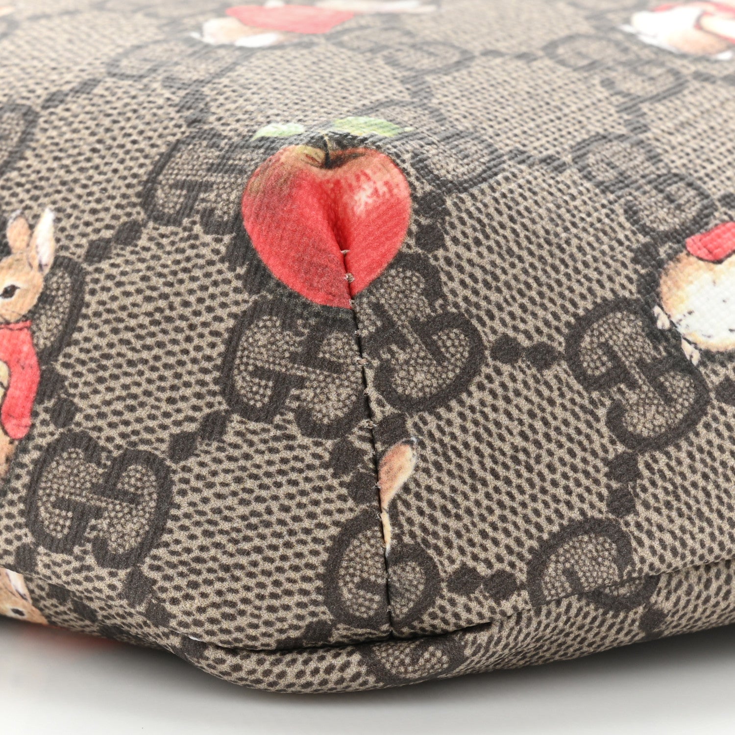 Gucci X PETER RABBIT GG Supreme Monogram Rabbit Print Childrens Belt Bag Beige Ebony Red 9 of 10