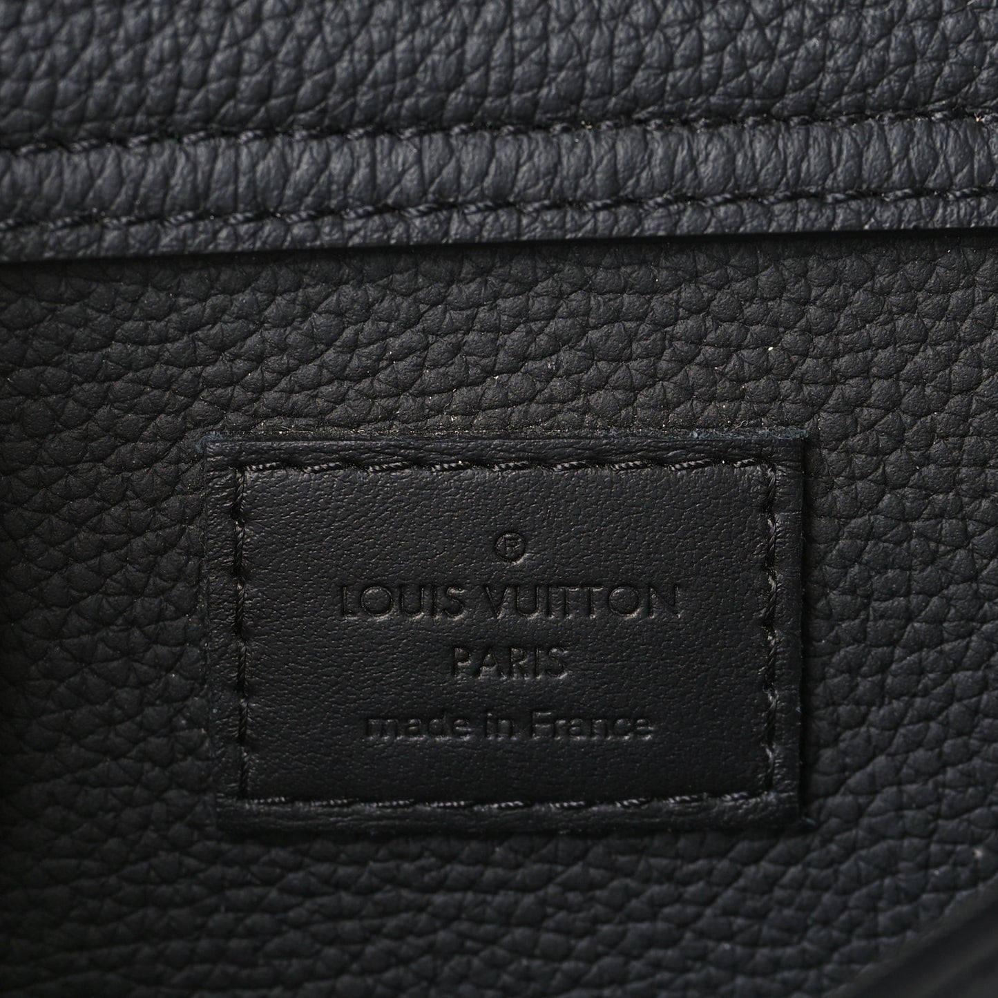 Grained Calfskin Aerogram Takeoff Sling Black