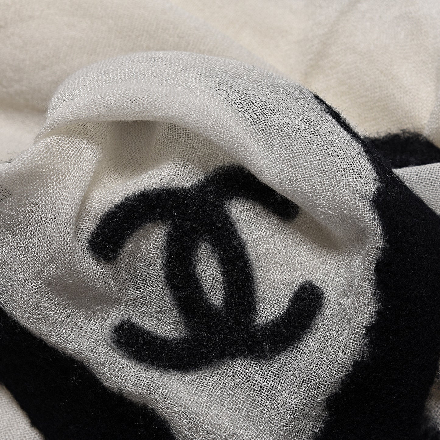 Cashmere Wool Silk CC Scarf Black White