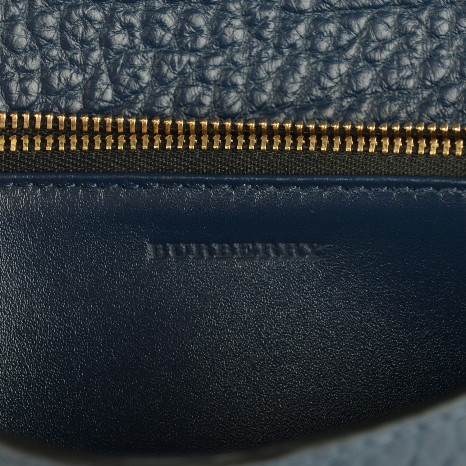 Burberry Signature Grain Clutch With Chain Blue Carbon 5 of 8