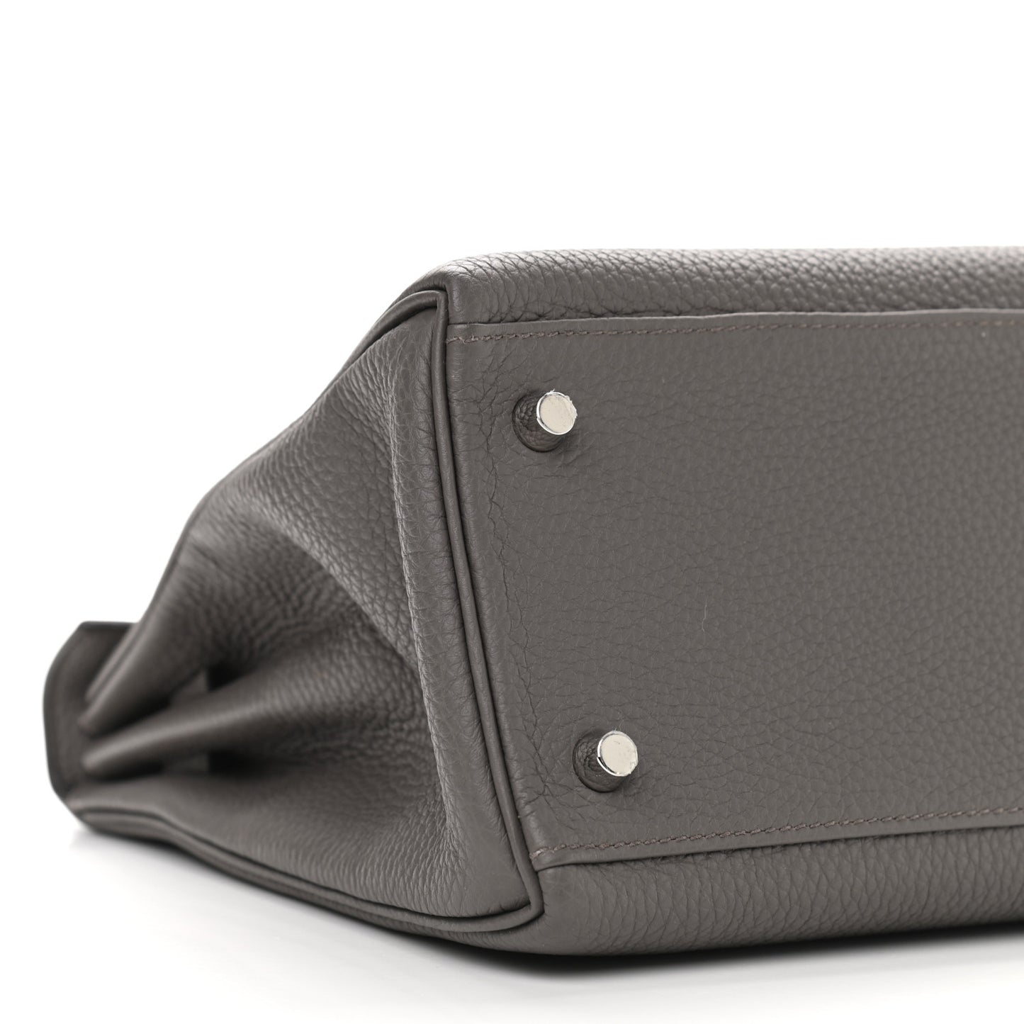Togo Kelly Retourne 28 Etain