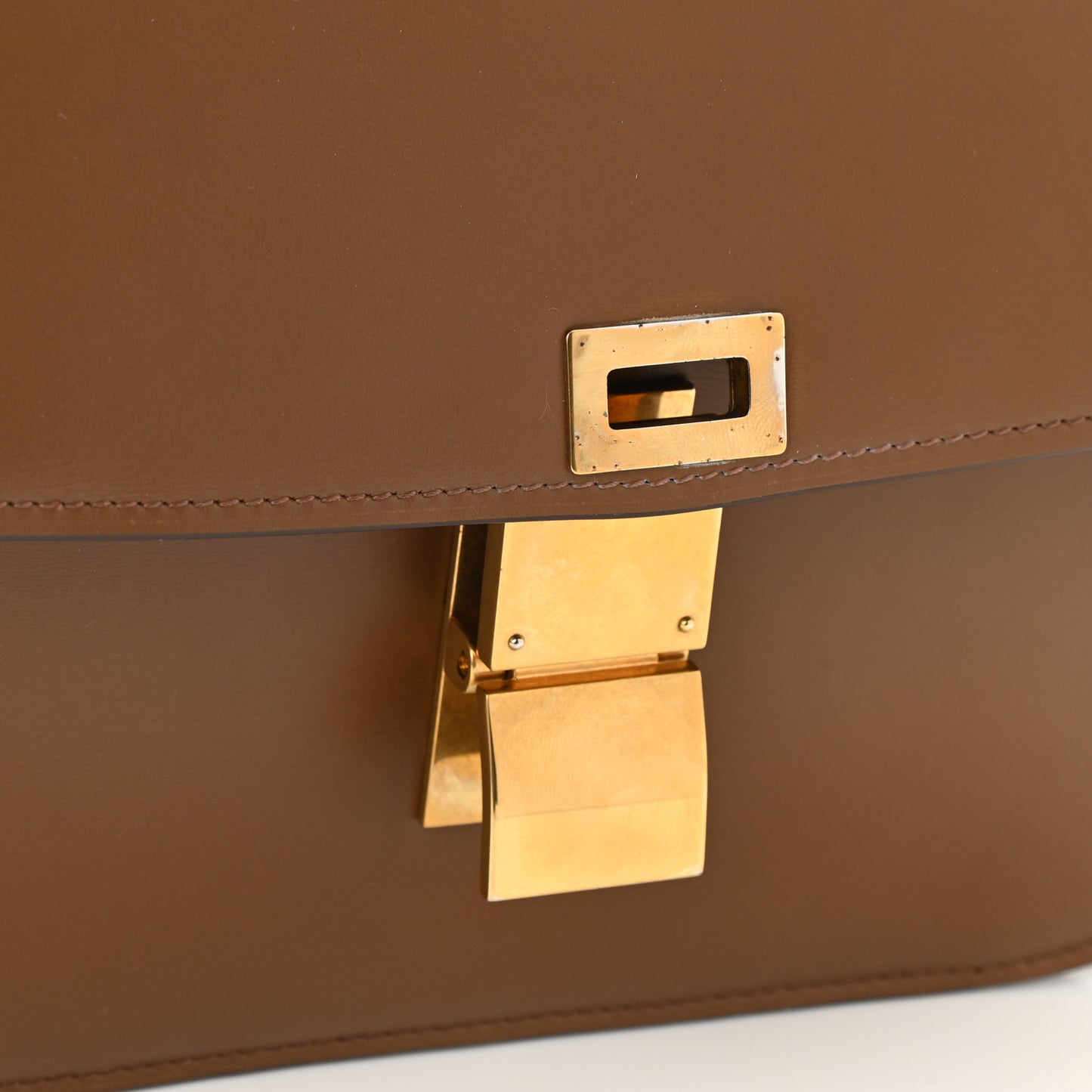 Box Calfskin Medium Classic Box Flap Bag Camel