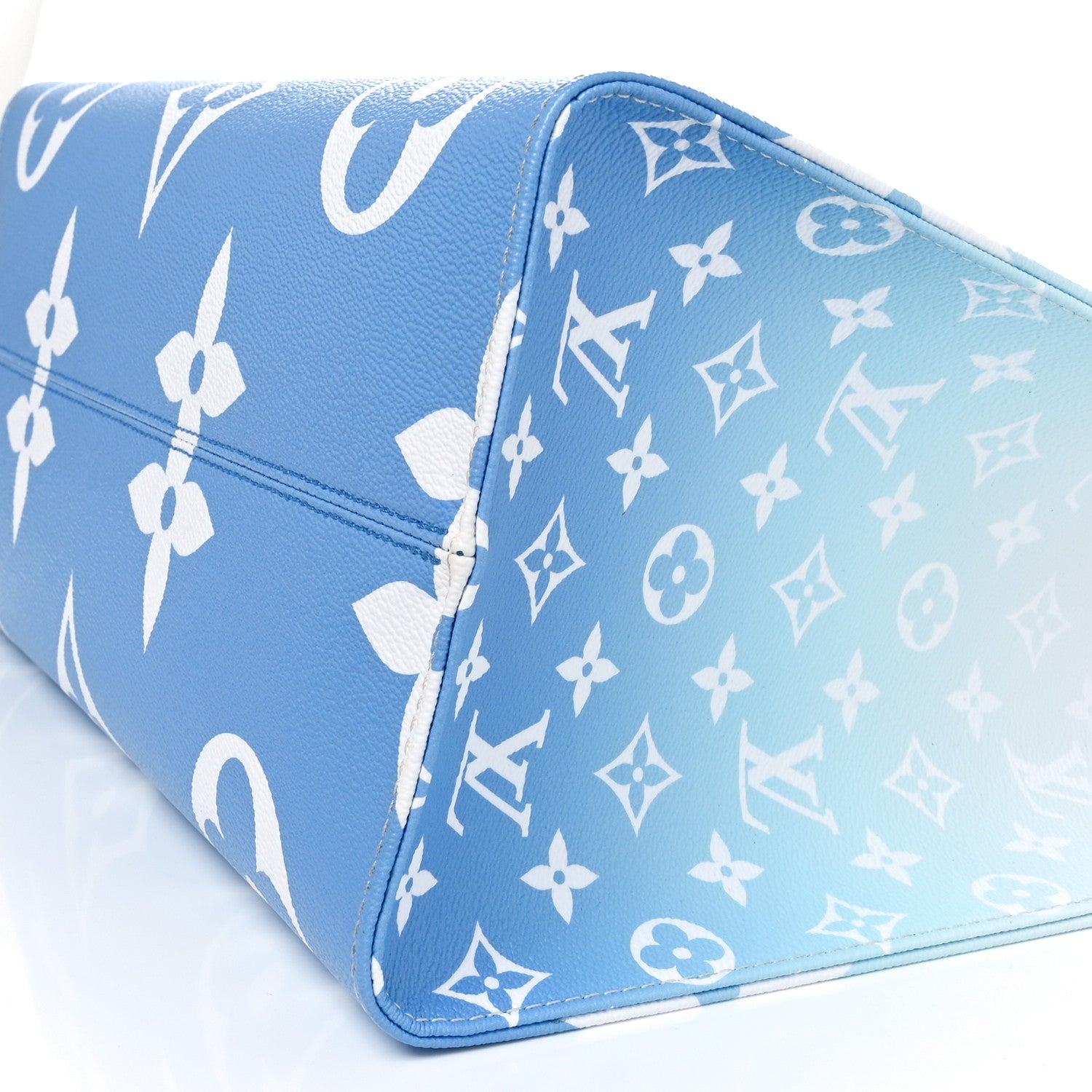 Louis Vuitton Monogram Giant By The Pool Onthego GM Blue 9 of 10