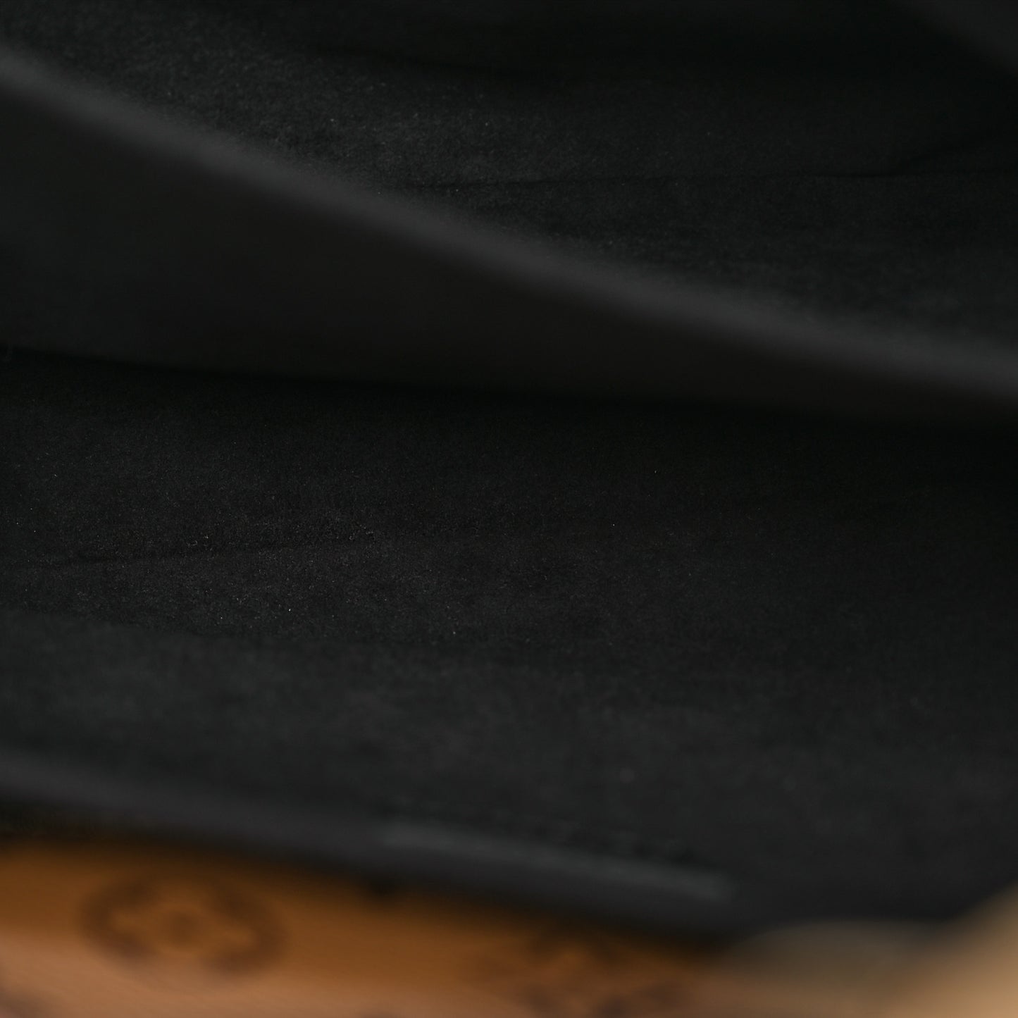 Reverse Monogram Pochette Metis