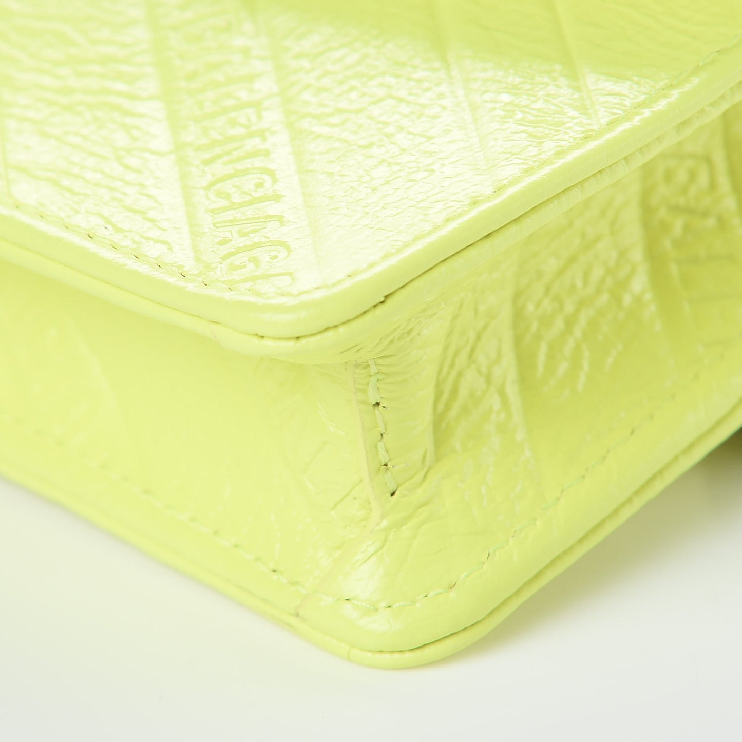 Shiny Goatskin Logo Embossed BB Wallet On Chain Acid Green