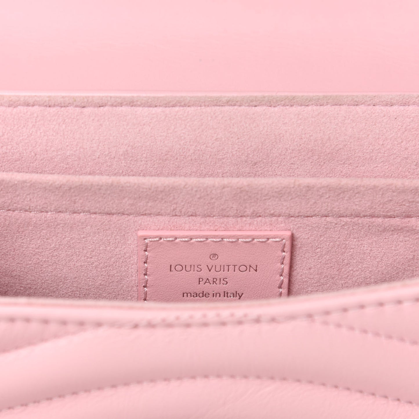 Calfskin New Wave Chain MM Smoothie Pink