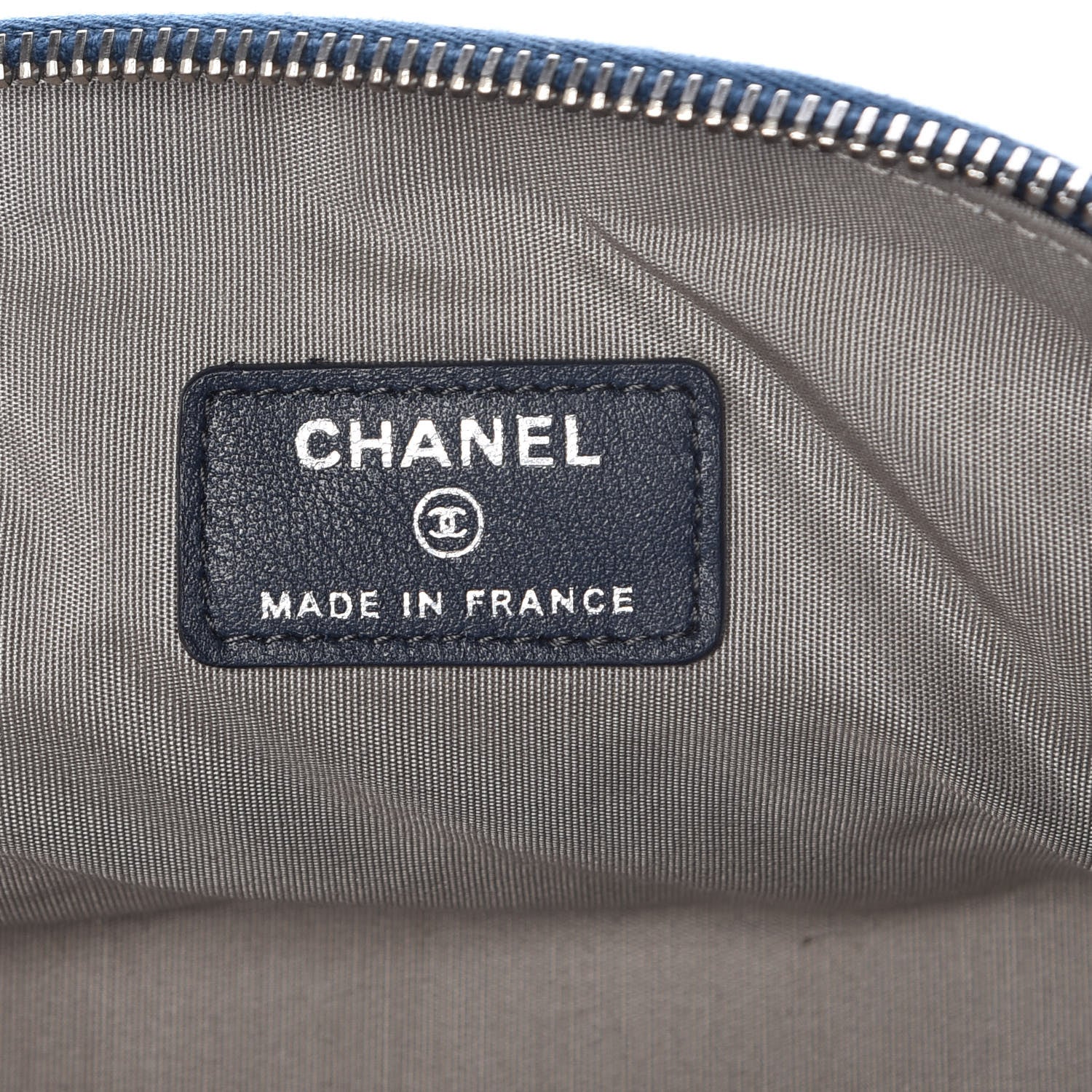 Chanel Vinyl Quilted Brilliant Cosmetic Case Royal Blue 8 of 10