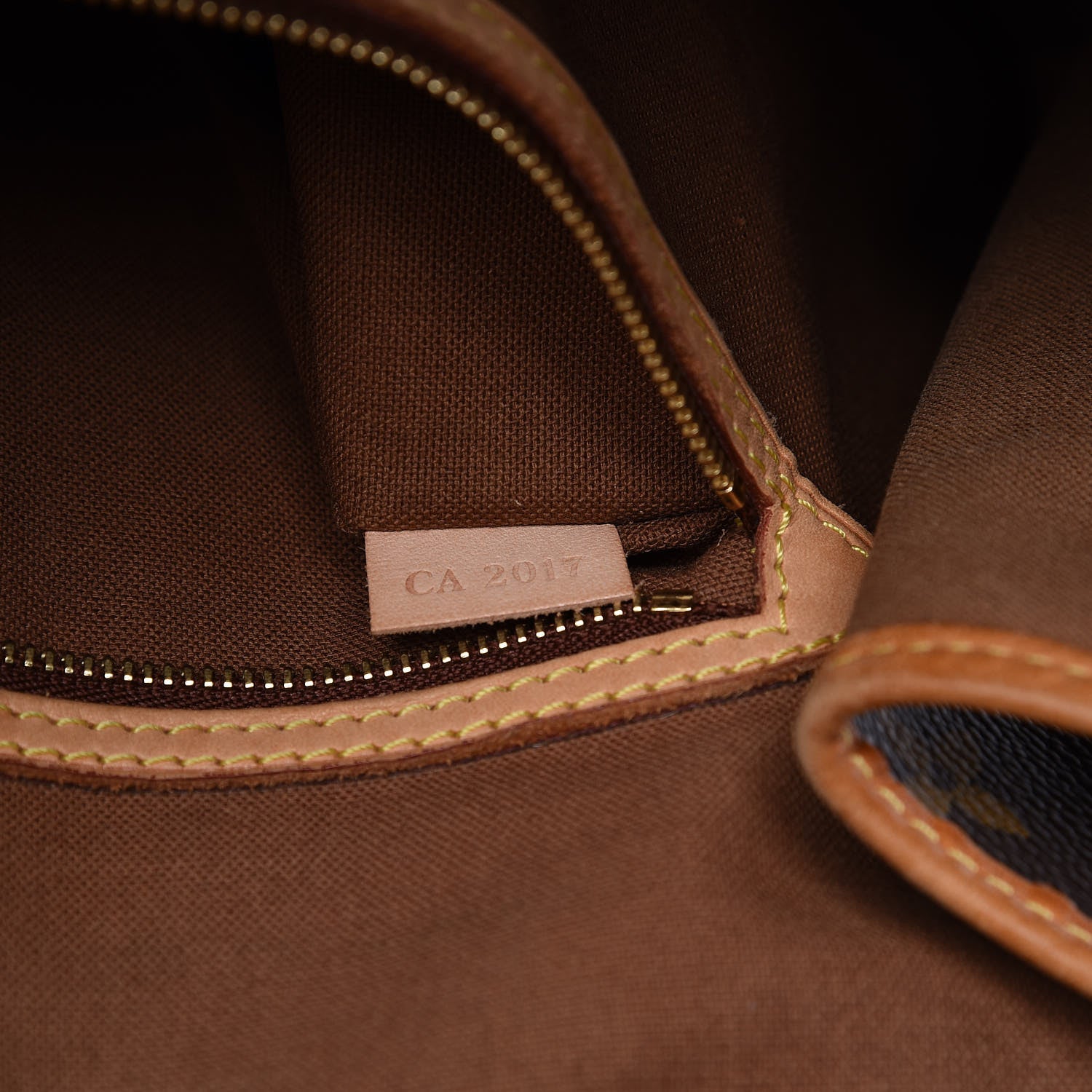 Louis Vuitton Monogram Batignolles Horizontal 6 of 9