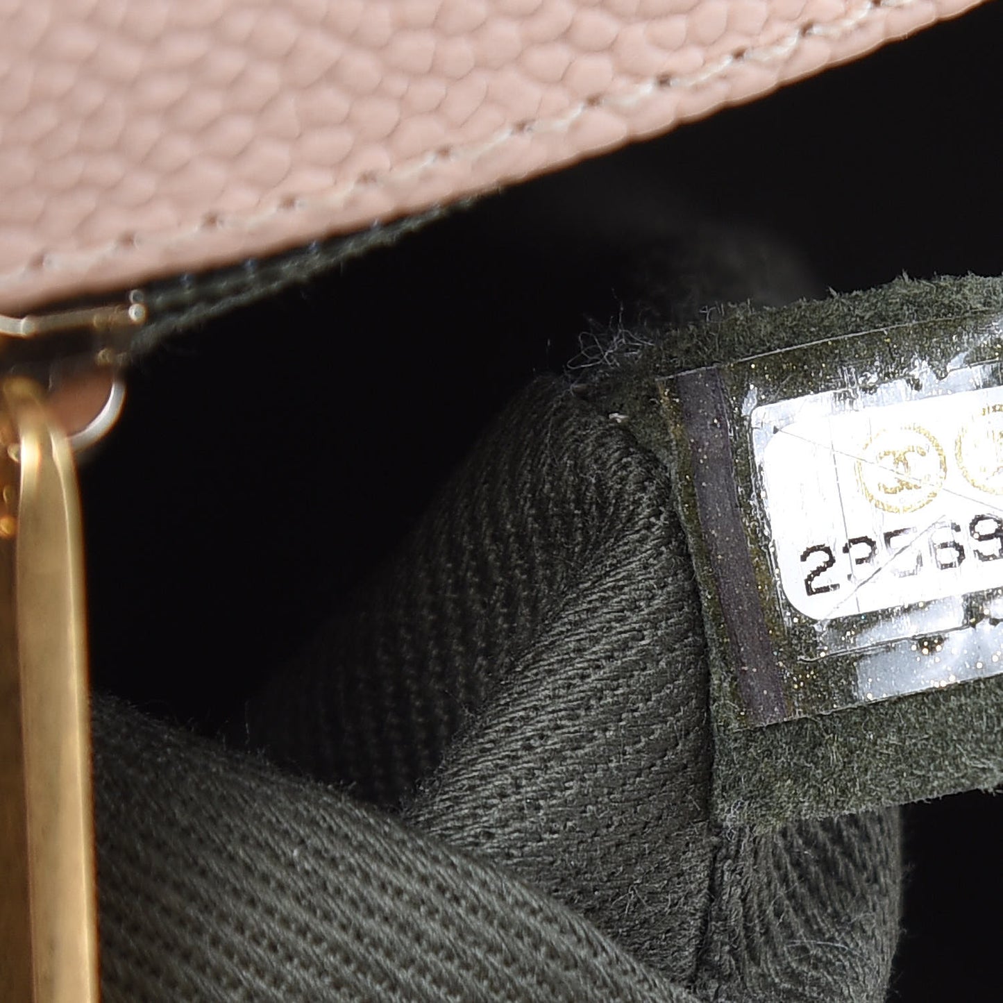 Caviar Quilted New Medium Boy Flap Light Beige