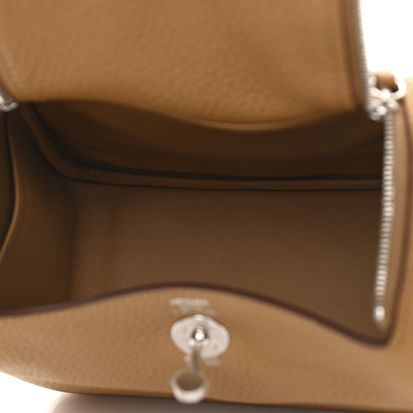 Taurillon Clemence Mini Lindy 20 Biscuit