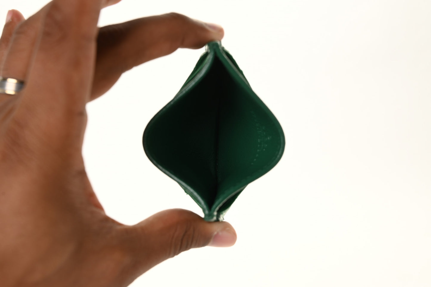 Azalea Calfskin Enamel Matelasse Diagonal Torchon GG Marmont Card Holder New Shamarock Emerald