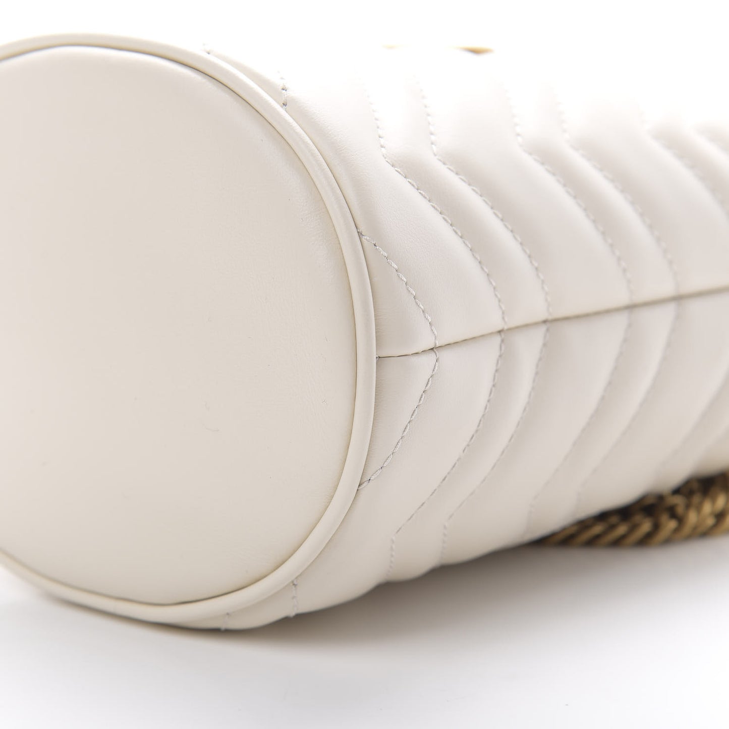 Calfskin Matelasse Mini GG Marmont 2.0 Bucket Bag White
