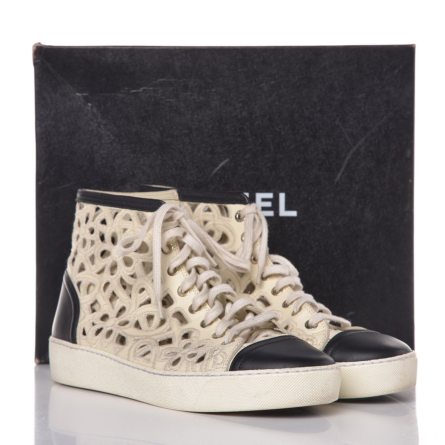 Chanel Grained Goatskin Hollow Out Flower Sneakers 39.5 White Black 10 of 10