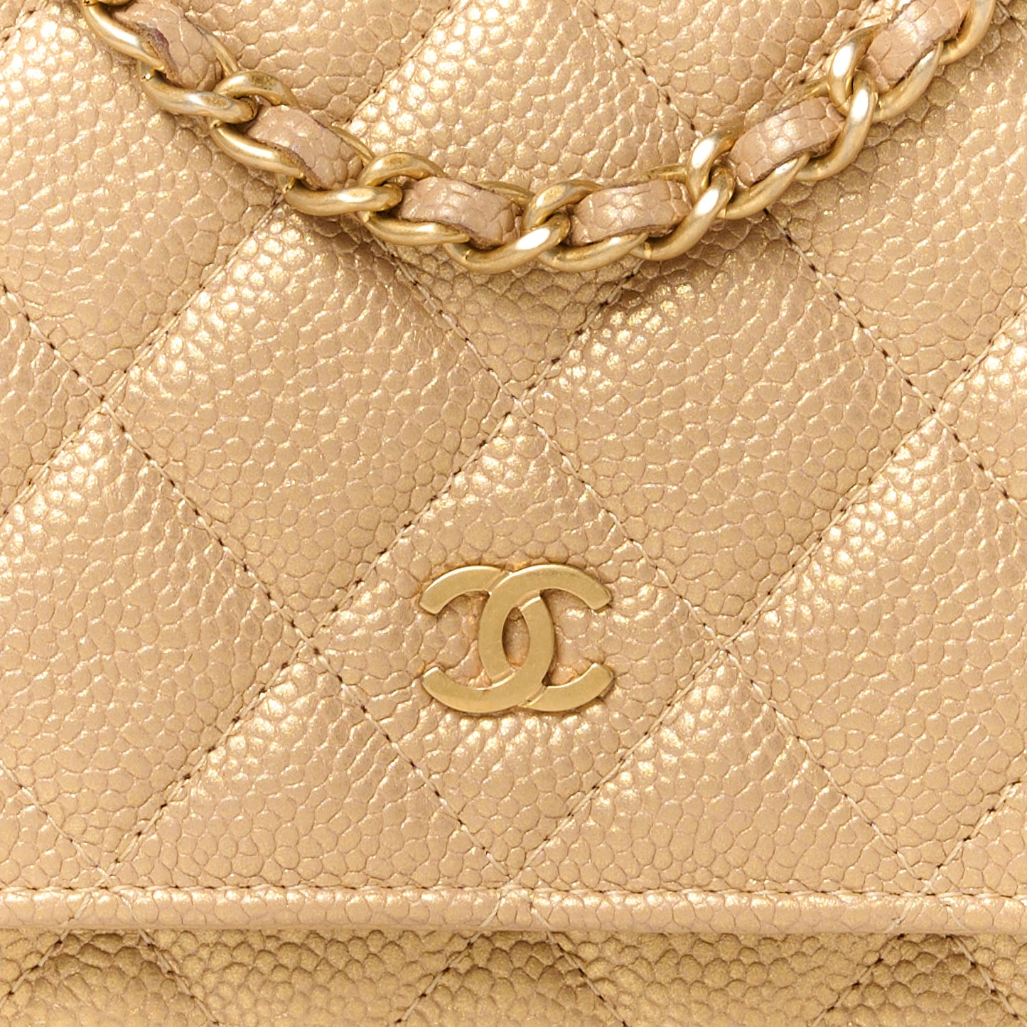 Pearly Caviar Quilted Wallet On Chain WOC Gold