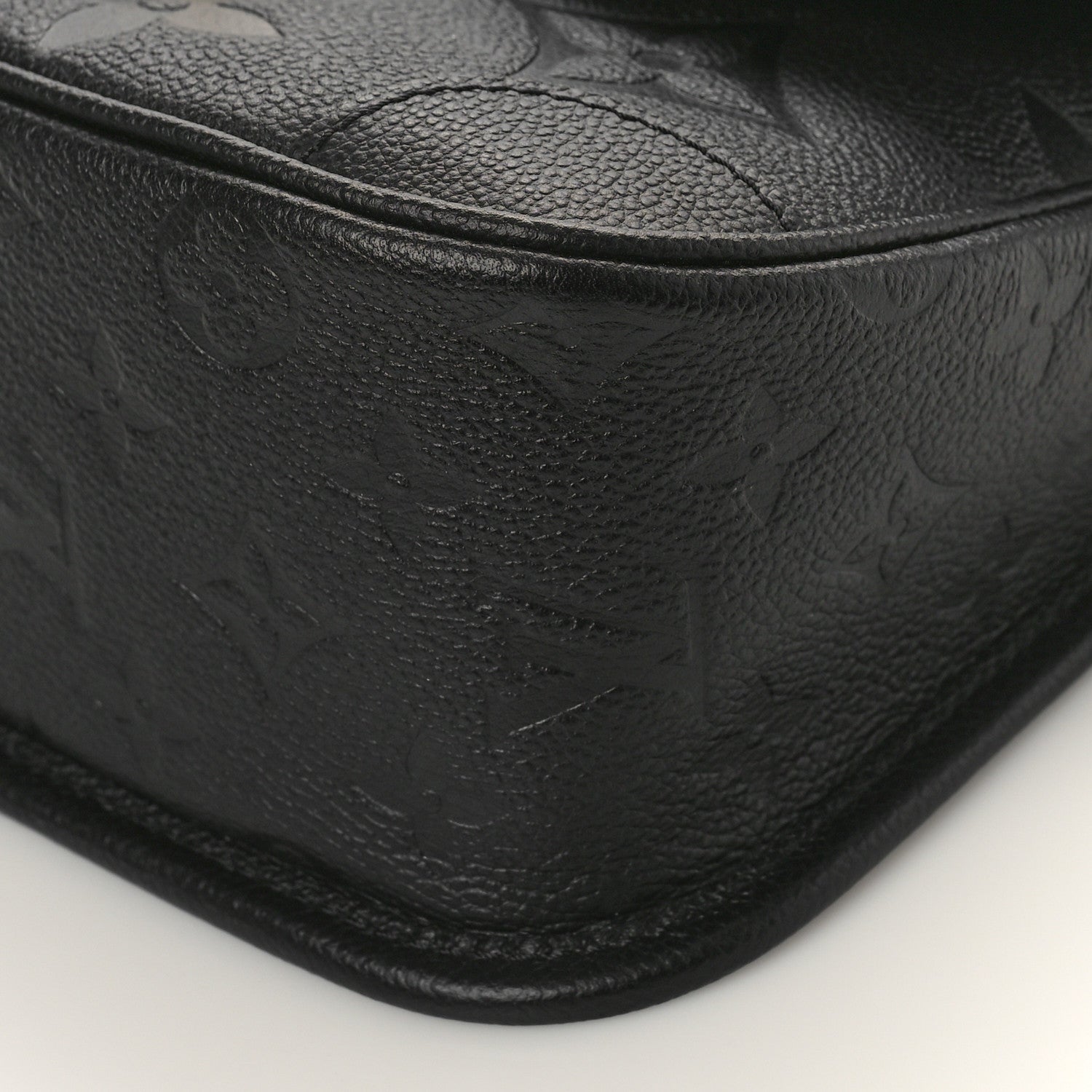 Louis Vuitton Empreinte Monogram Giant Diane Black 7 of 7