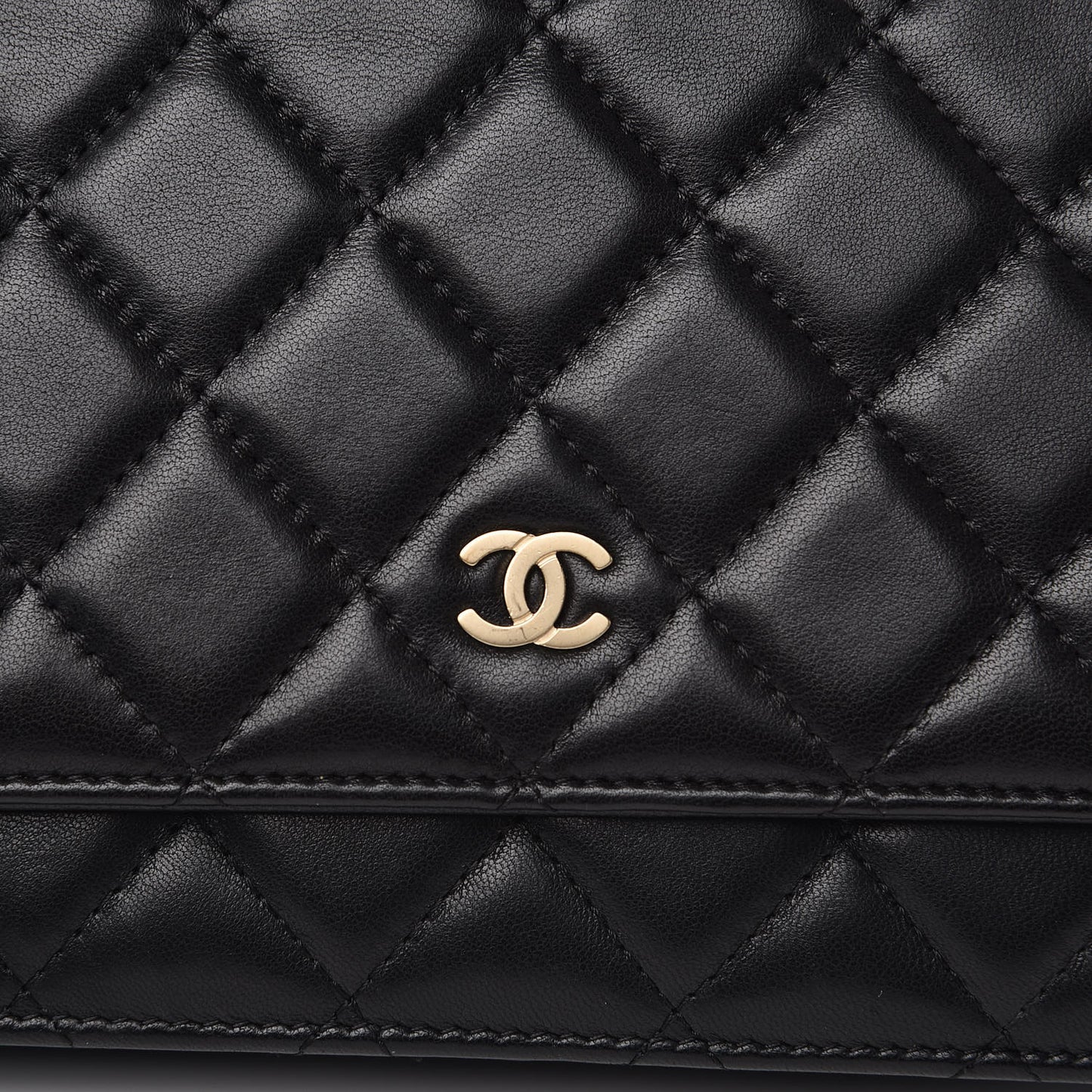 Lambskin Quilted Wallet On Chain WOC Black