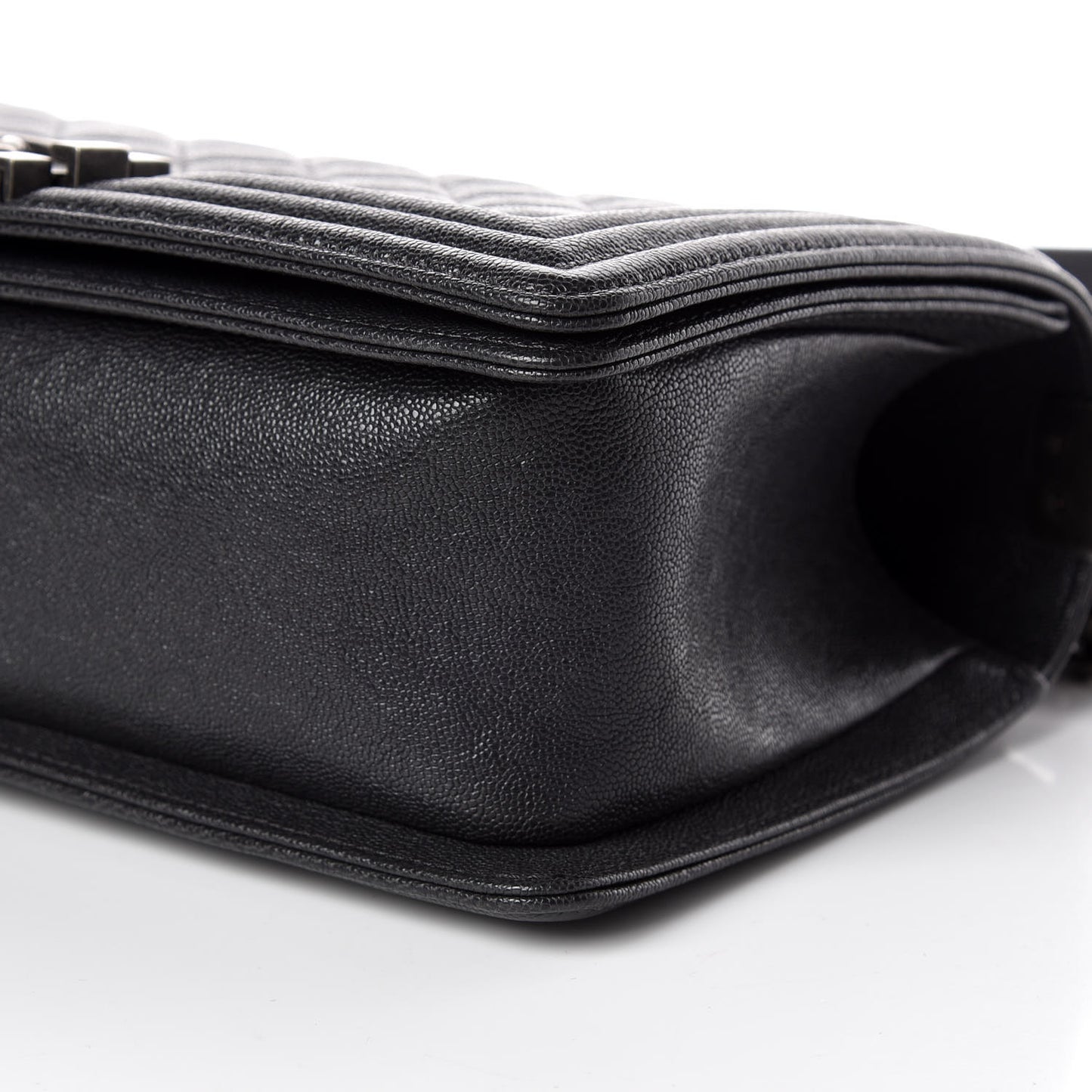 Caviar Quilted Medium Boy Flap Charcoal