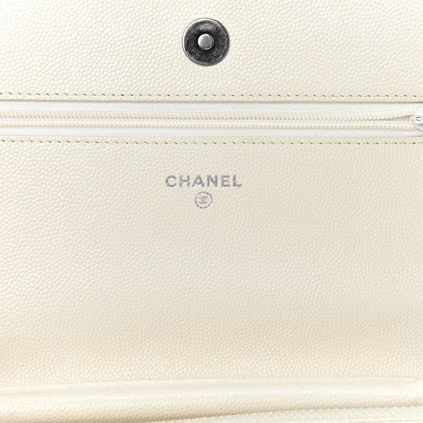 Caviar Quilted Boy Wallet On Chain WOC White
