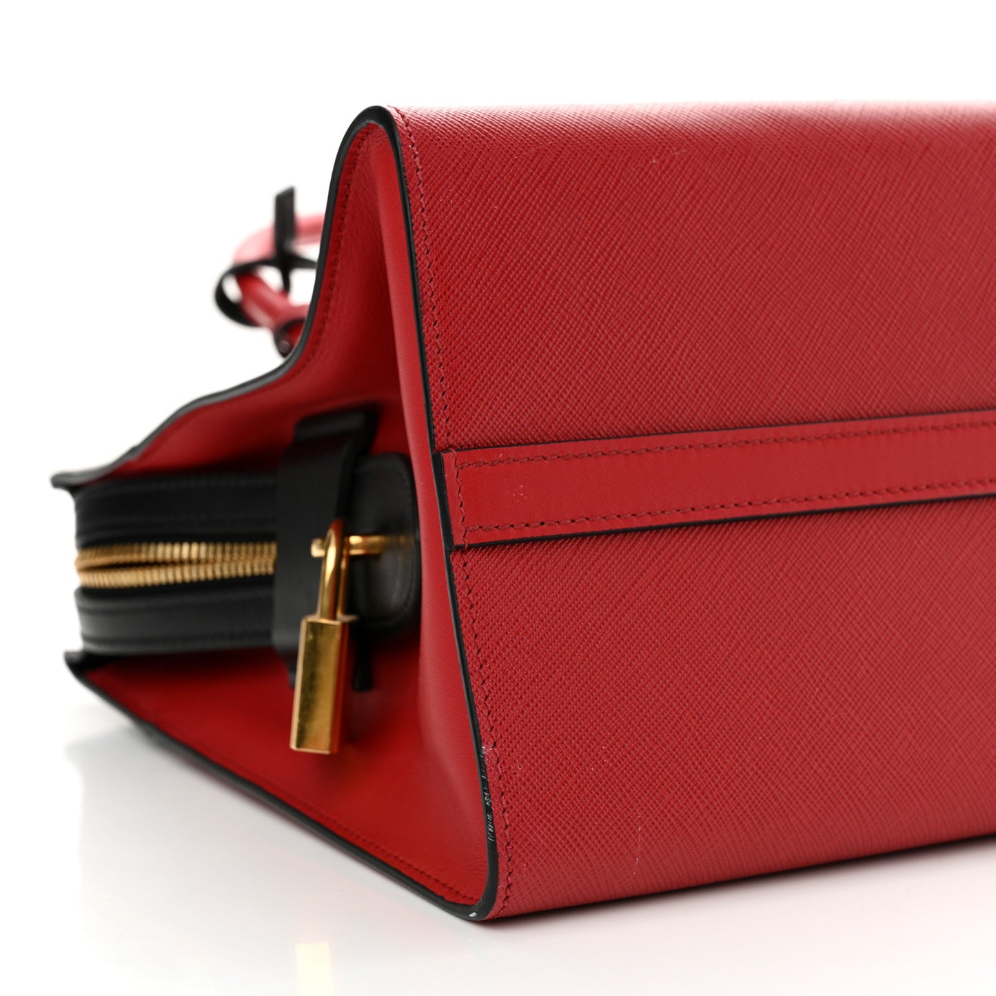 Saffiano City Calfskin Medium Esplanade Fuoco Black