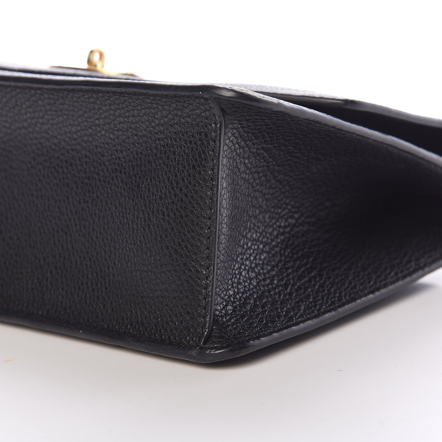 Classic Grain Calfskin Medium Darley Black