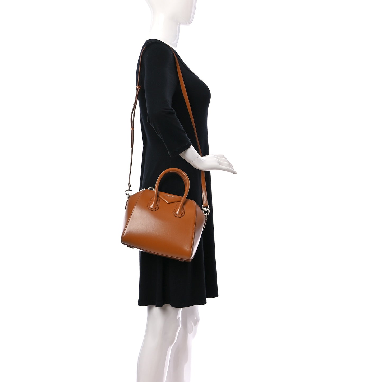 Box Calfskin Mini Antigona Camel