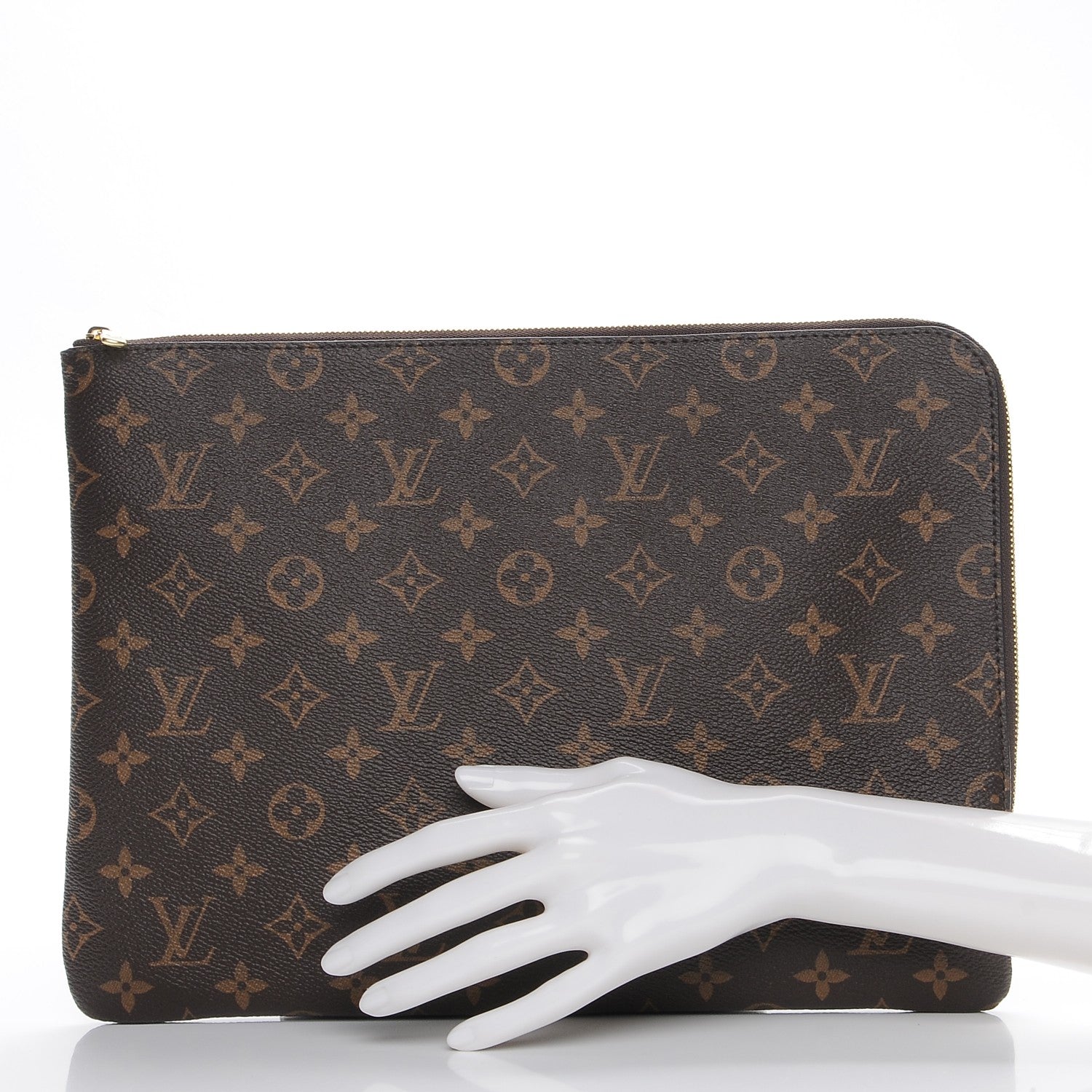 Louis Vuitton Monogram Etui Voyage MM Pouch 2 of 7