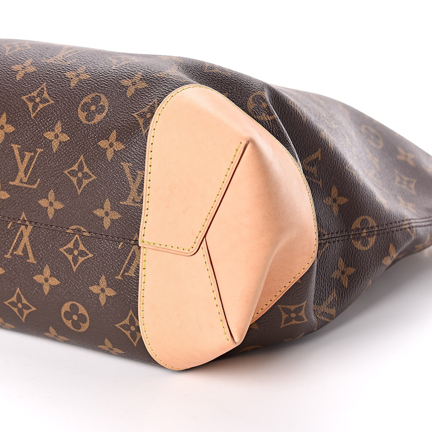 Louis Vuitton Monogram Berri MM 8 of 8
