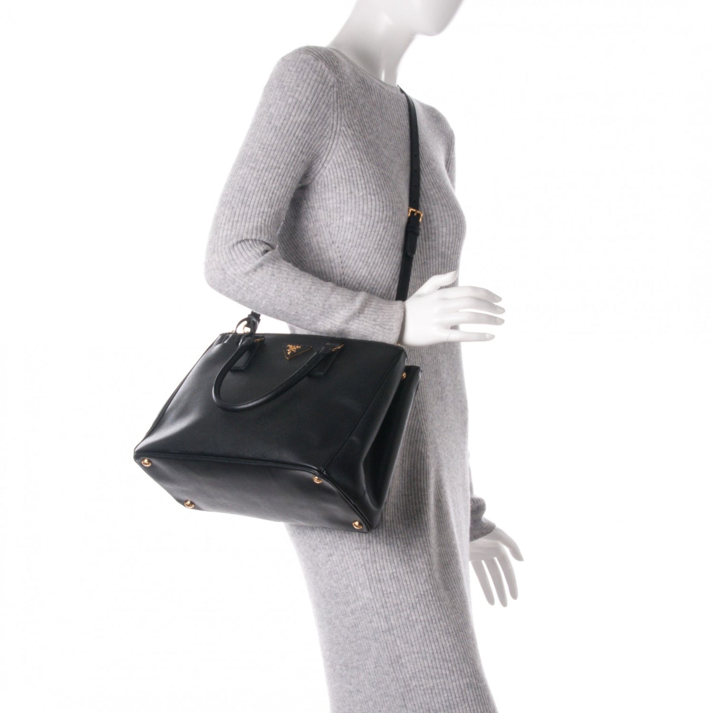 Saffiano Medium Galleria Double Zip Tote Black