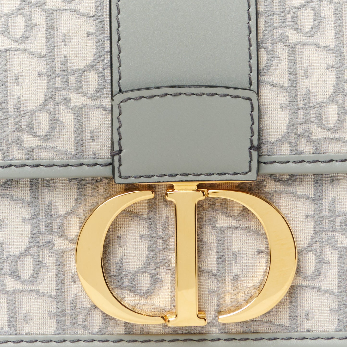 Oblique 30 Montaigne Flap Bag Grey