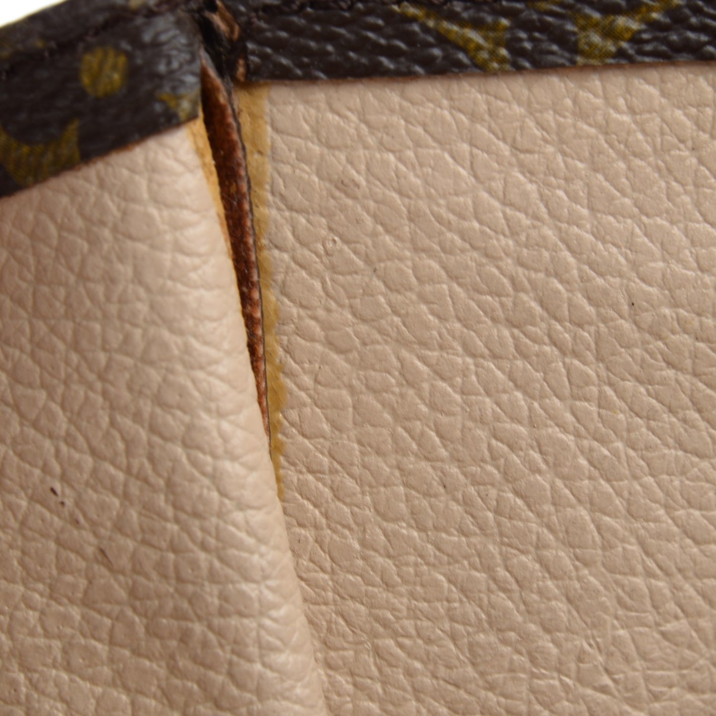 Monogram Sac Plat